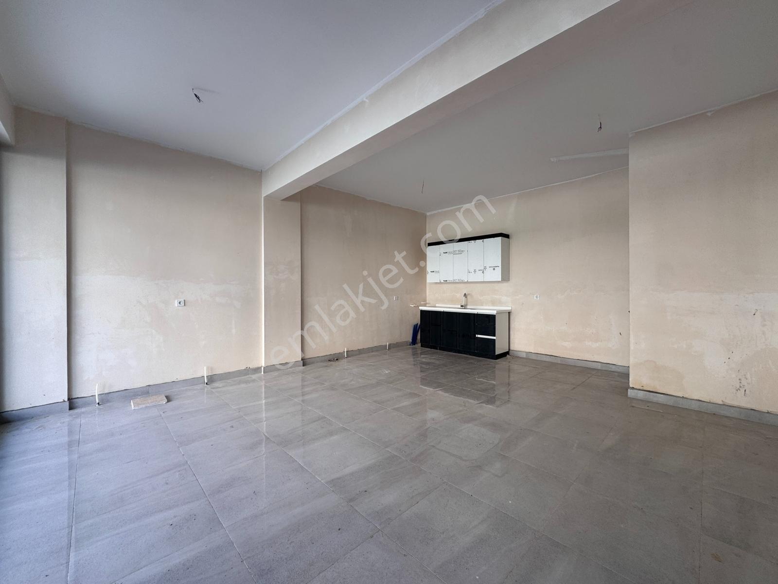 Göktaş'tan█ Merkez'de İşlek Cadde Üzerinde 100m2 Kiralık Dükkan - Görsel 6