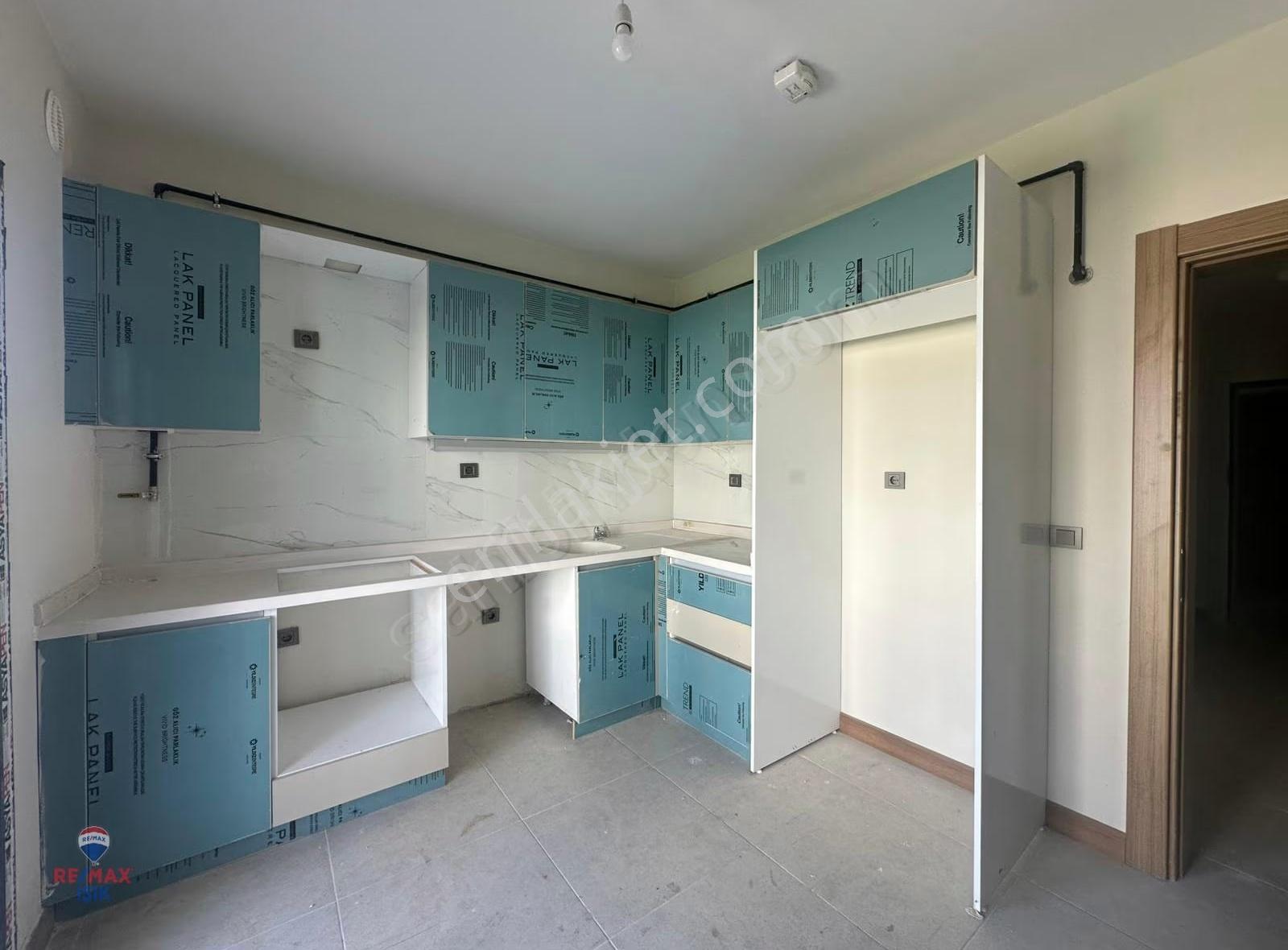 Sancaktepe Sarıgazi Mahallesinde Tokide 2+1 Kiralık Daire - Görsel 9