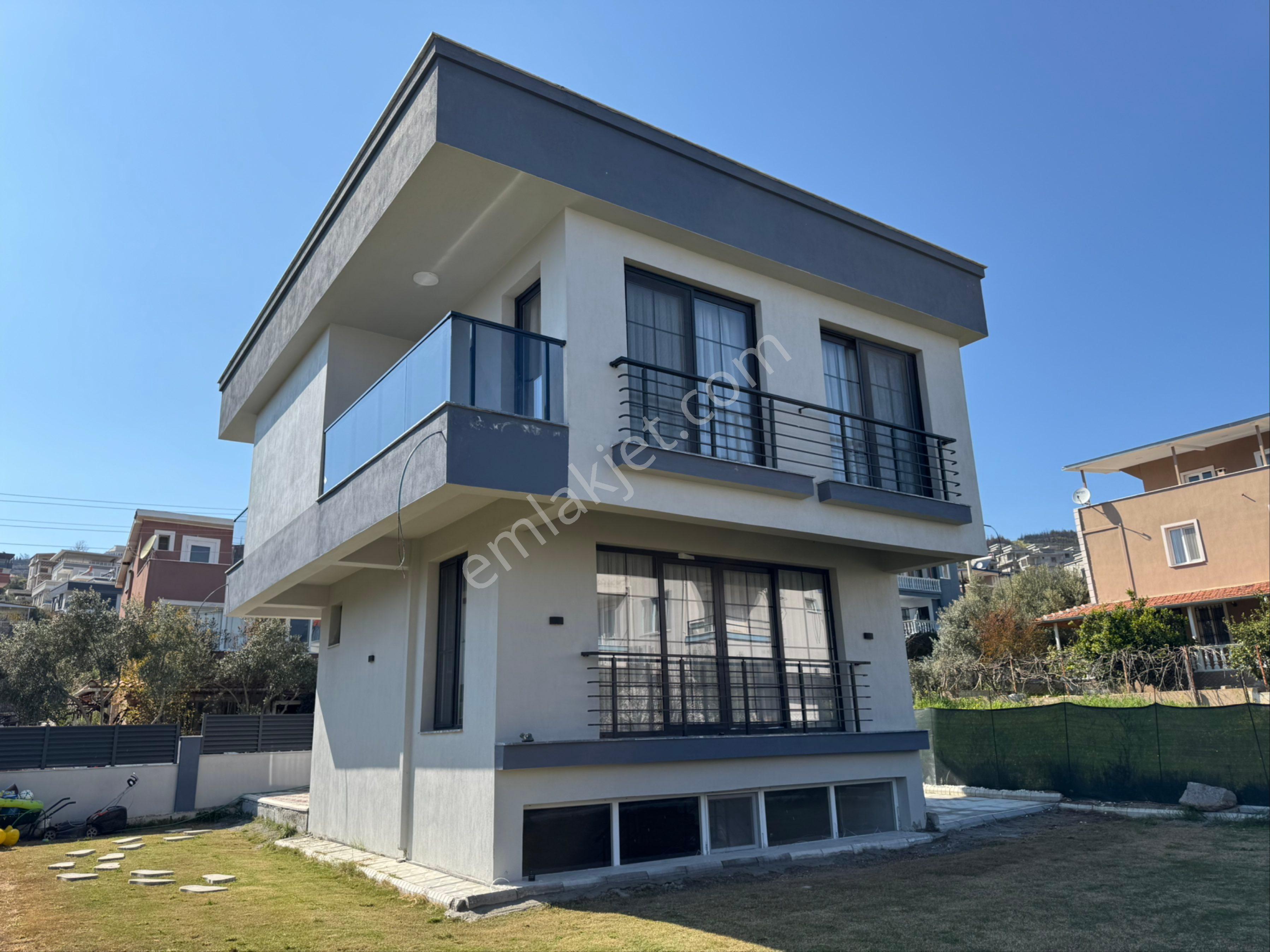 İzmir Seferihisar Doğanbey De Satılık Bahçeli 4+1 Yazlık Villa - Görsel 32