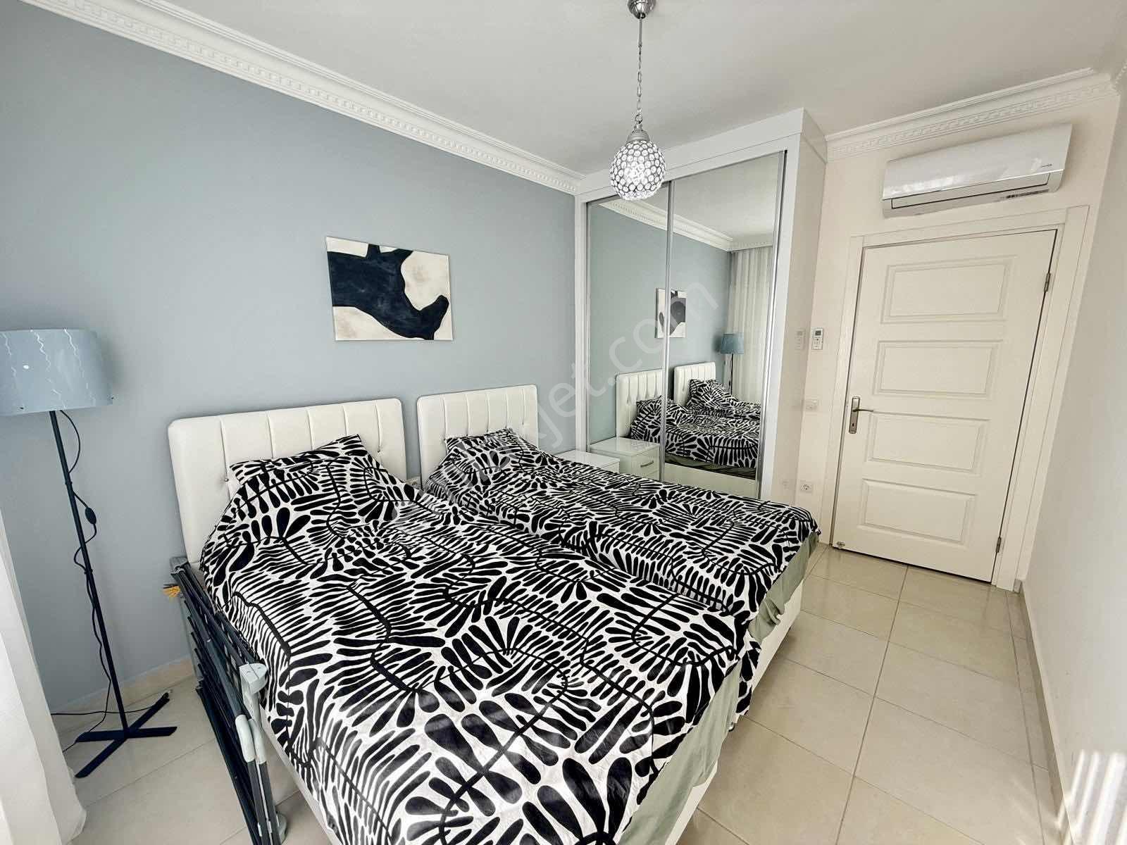 Mahmutlar Yekta Towers'ta 10. Kat Eşyalı 2+1 Köşe Daire - Görsel 16