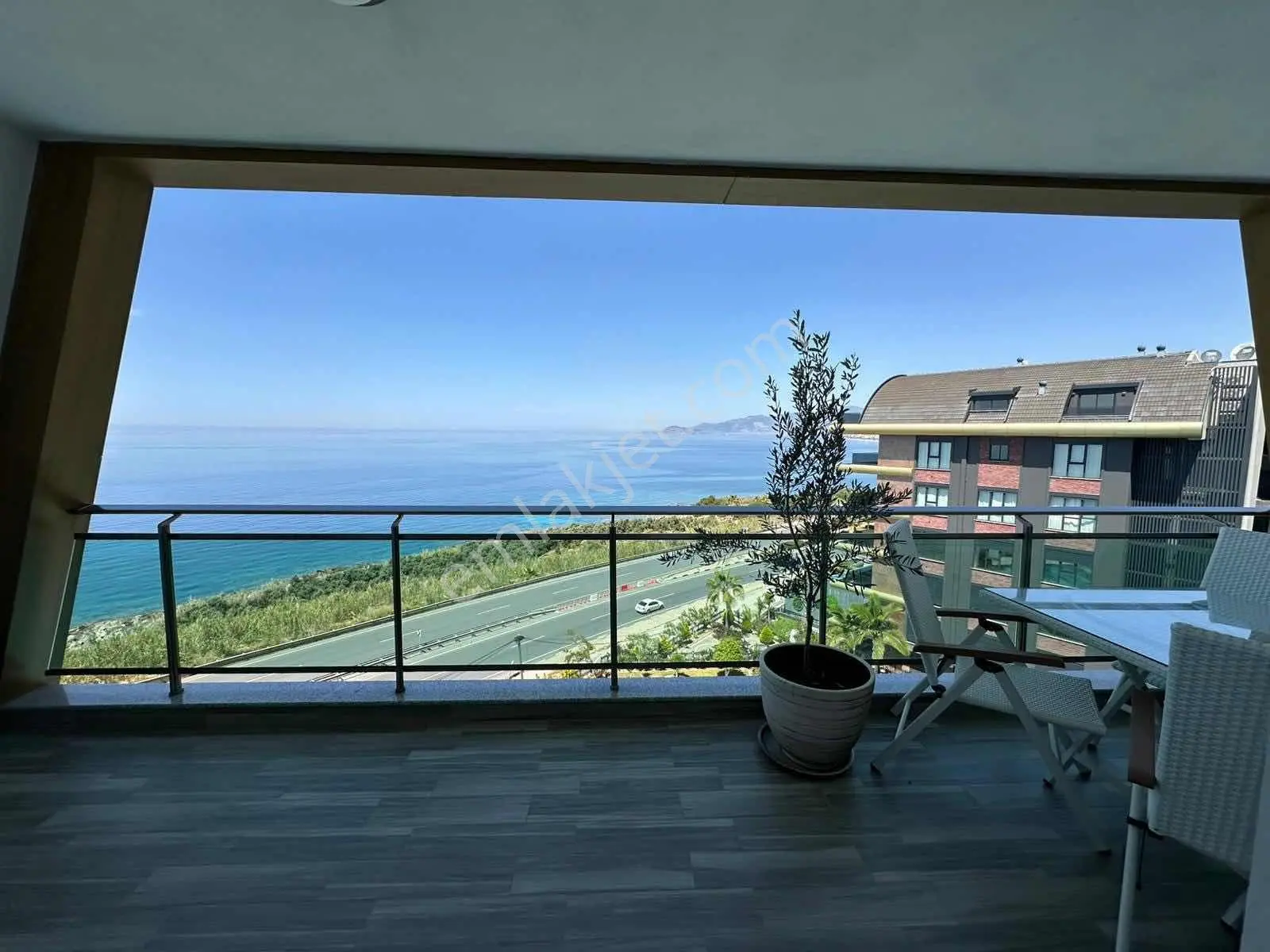 Alanya Kargıcakta Satılık Panoramik Deniz Manzaralı 1+1 Daire