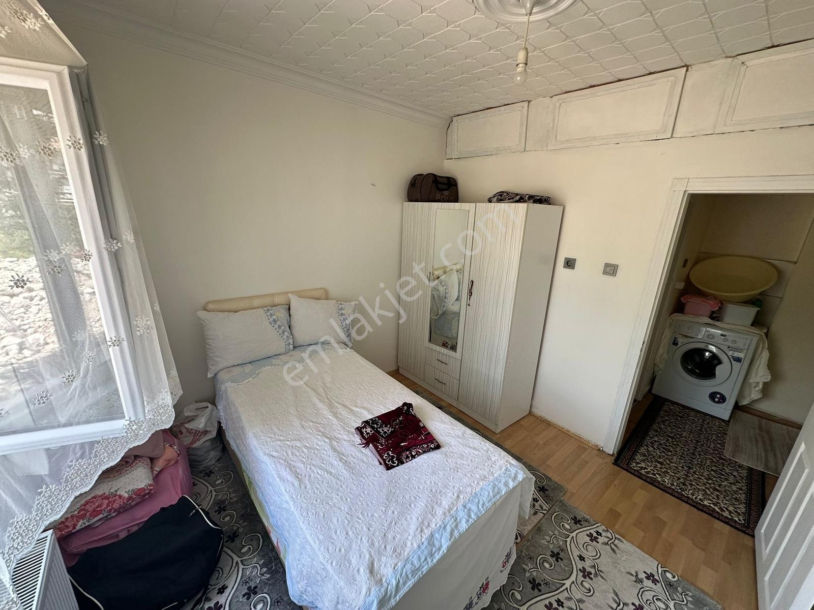 Selçuklu Mah'de Kat Konumunda(altında Daire) 3+1 Genç Binada - Görsel 15