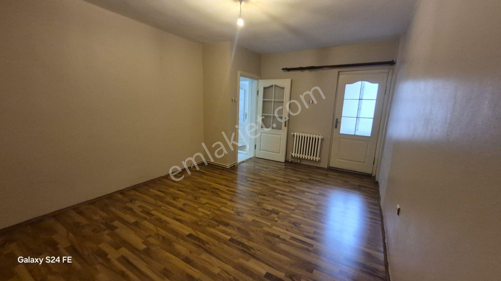 Serdivanın Kalbinde Bahçelievlerde 2+1 Kiralık - Görsel 21