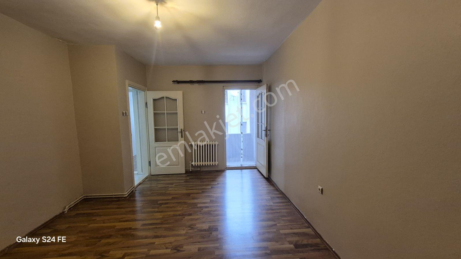 Serdivanın Kalbinde Bahçelievlerde 2+1 Kiralık - Görsel 14