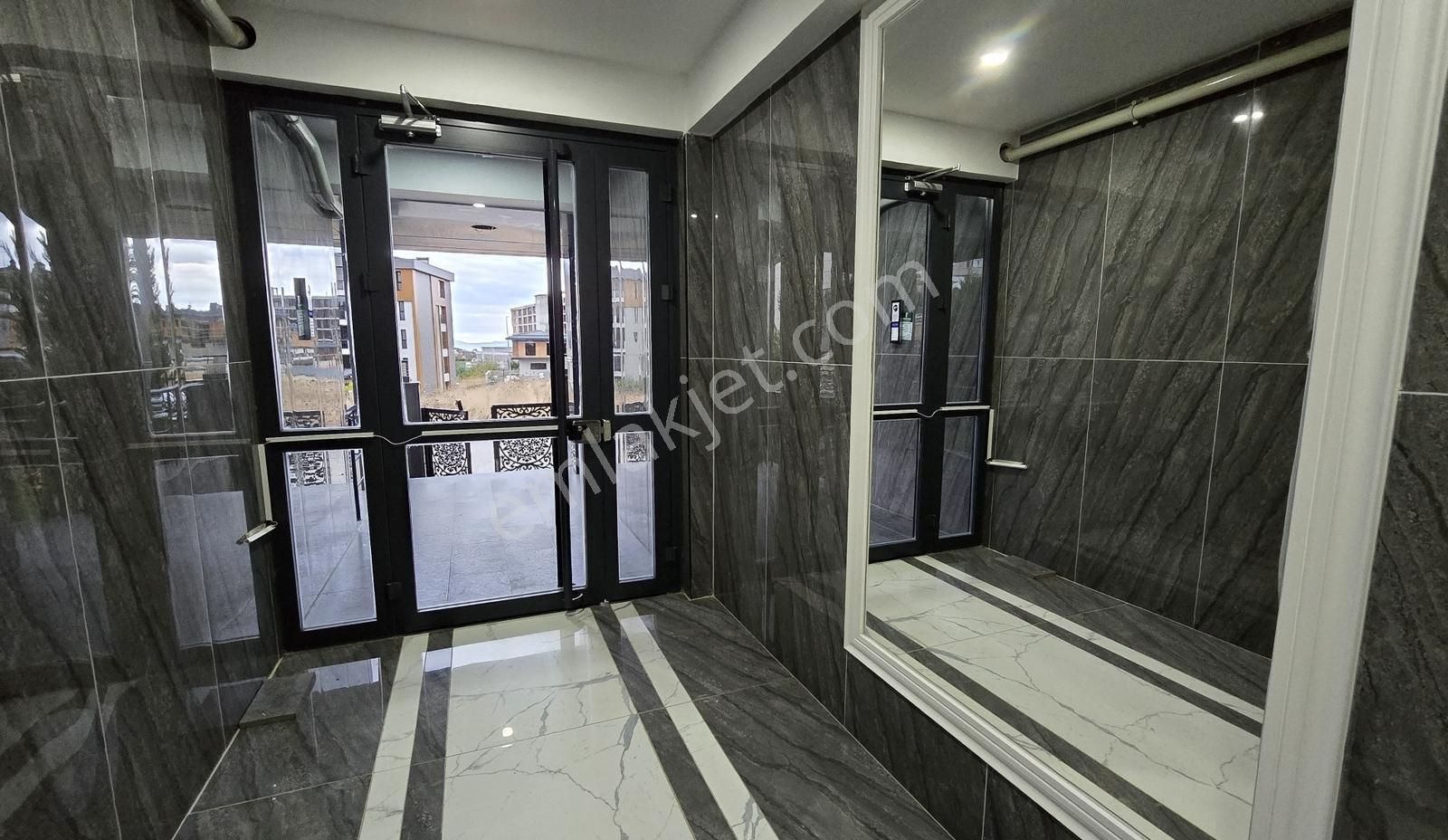 Hürriyet Mah. Giriş Kat Kapalı Otopark Ferah 3+1 Satılık Daire - Görsel 30