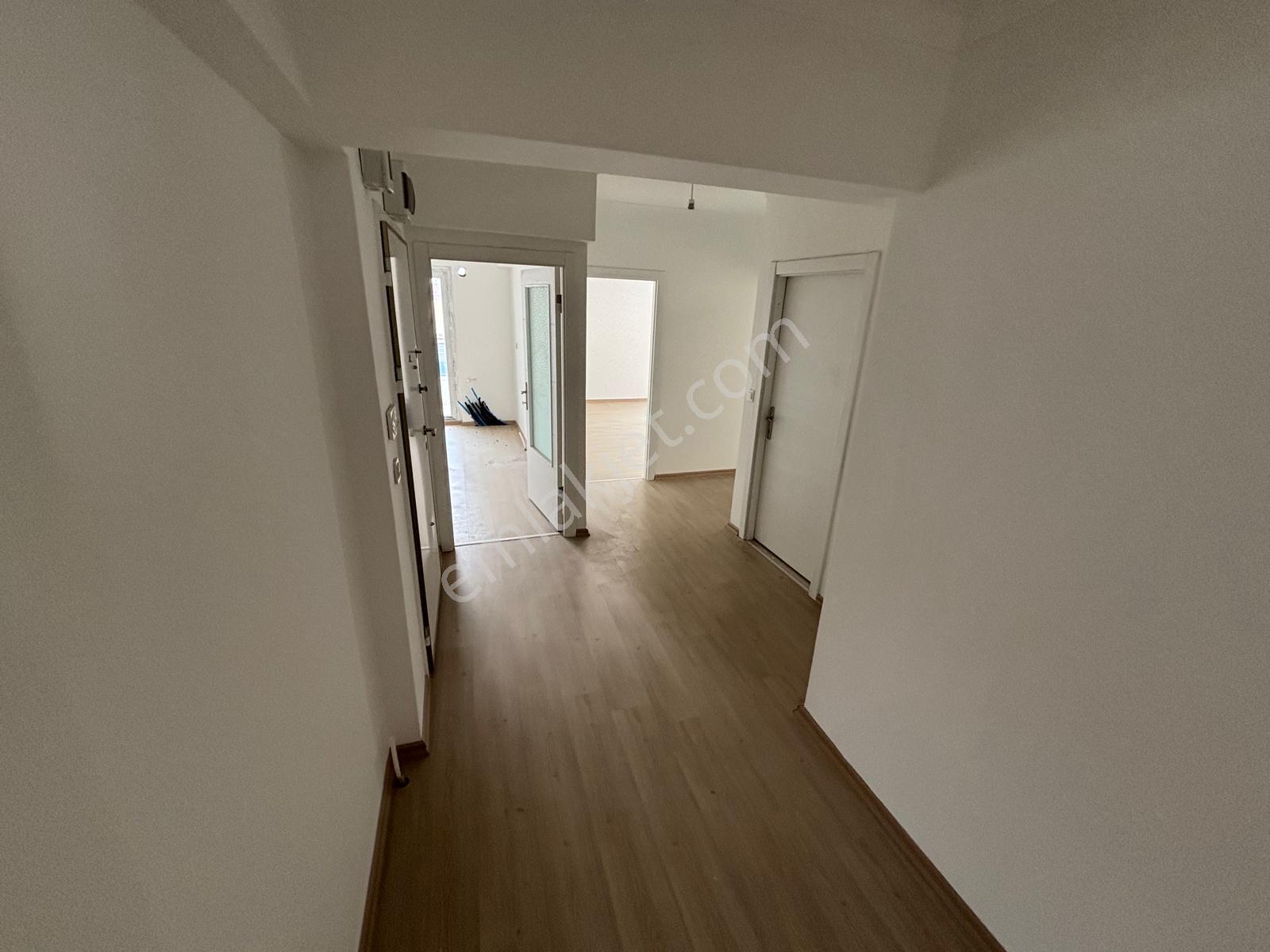 İlk-ev'den Yeni Binada Sıfır 3+1 Ön Cephe Asansörlü Kapalı Garajlı Kombili 3 Balkonlu - Görsel 18