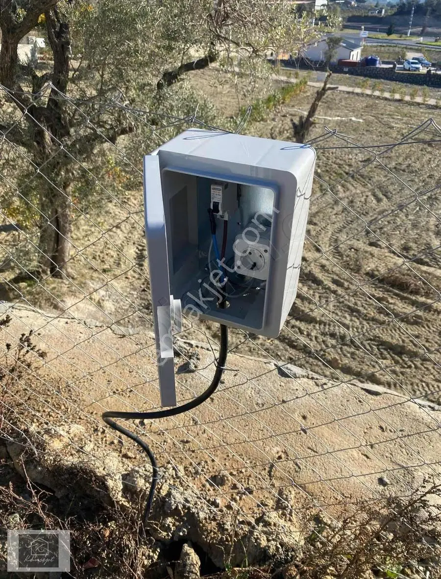 Konsept'den Tapulu,elektrik Su Aktif,taşduvarlı Satılık Arsa