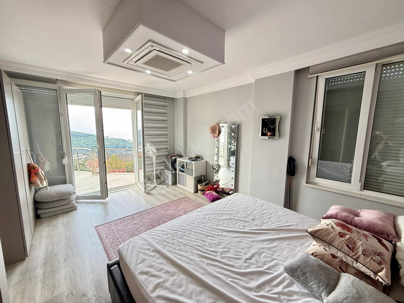 Alanya Kargıcakta Konforun Buluştuğu Müstakil Triplex 5+1 Villa - Görsel 21