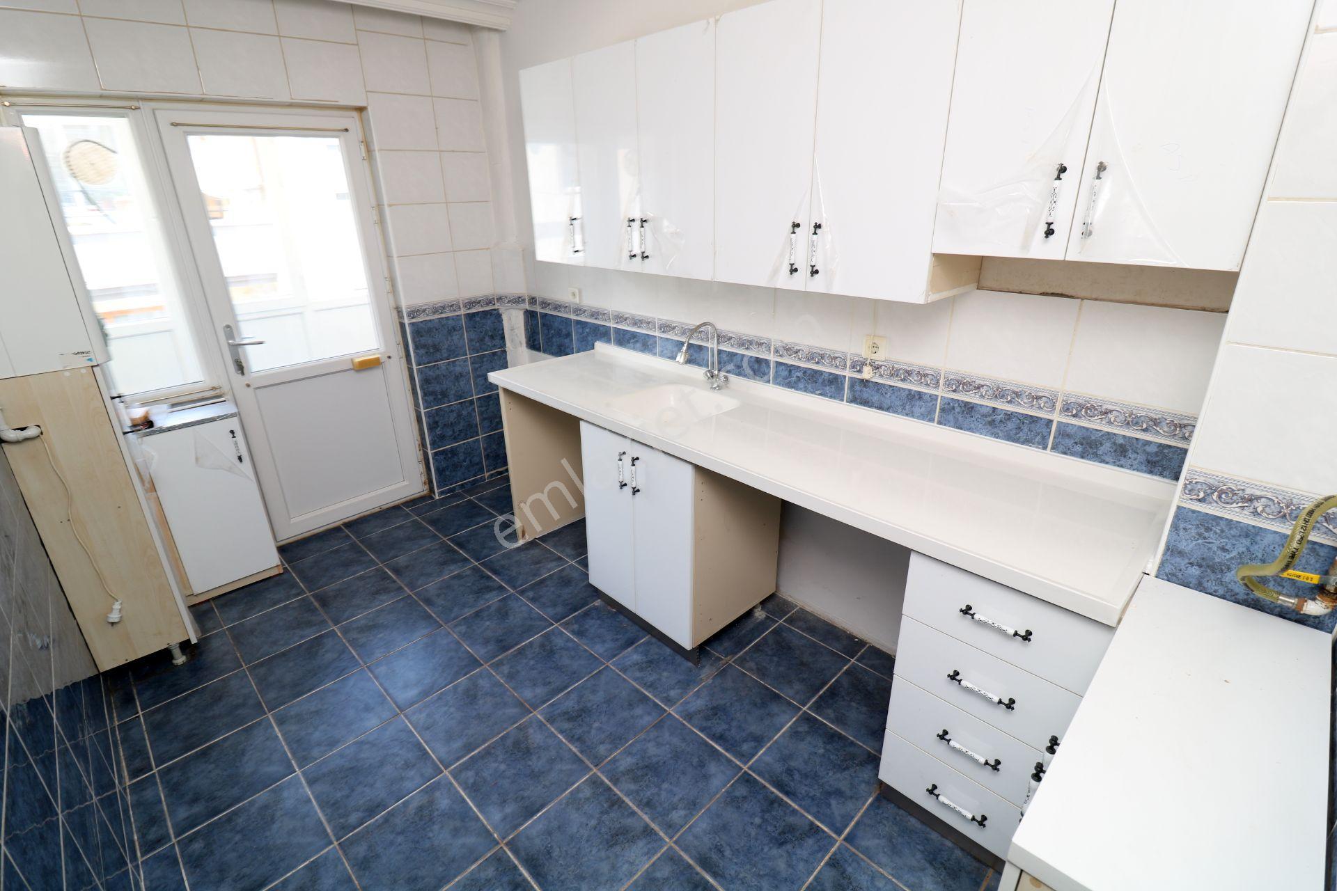 Elvankent'te 14.cd Yanı Arakat Çift Balkon 3+1 Kiralık Daire - Görsel 9