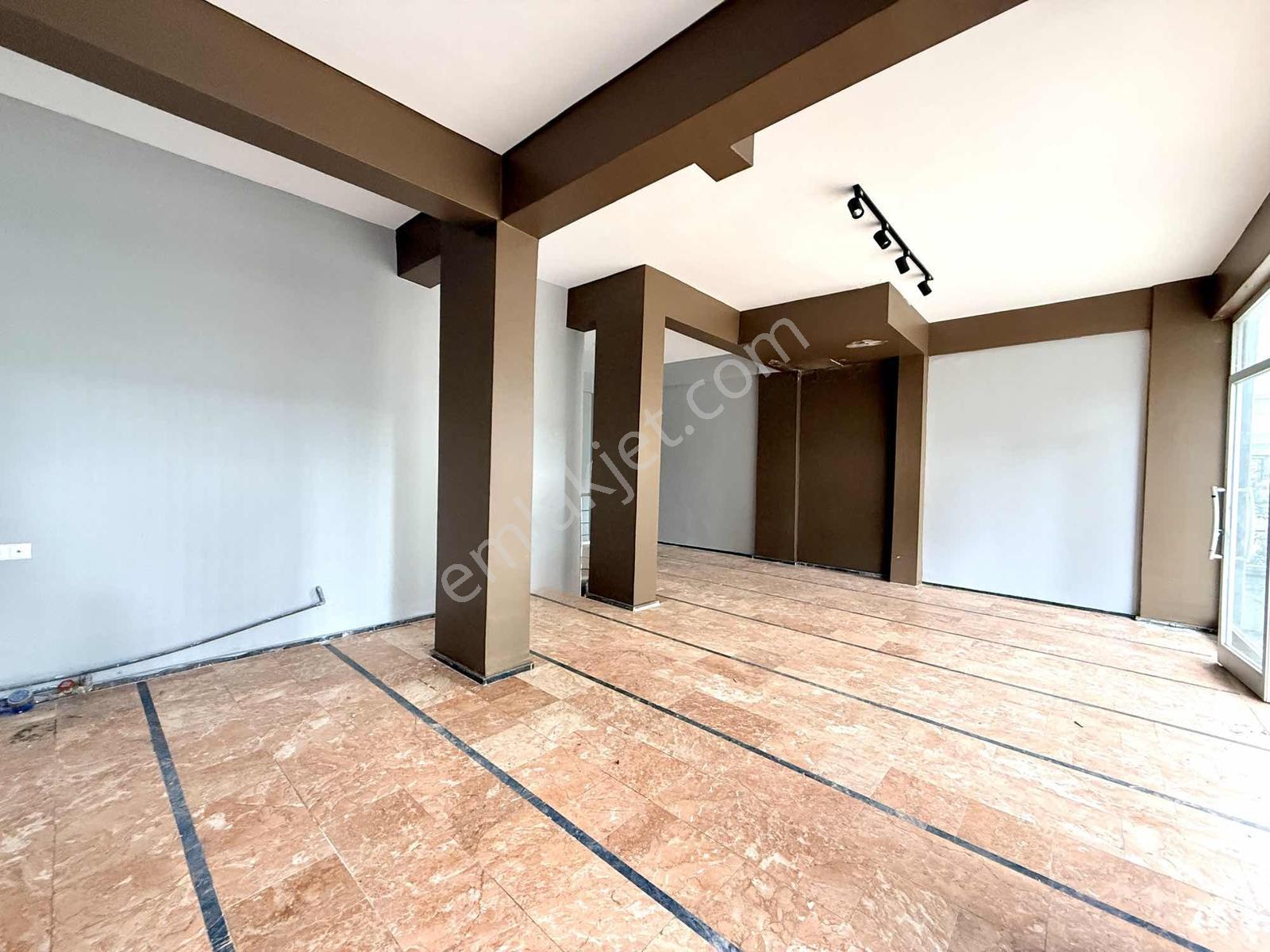 Atakent'te Merkezi Konumda 160 M2 Kiralık Depolu Dükkan - Görsel 11