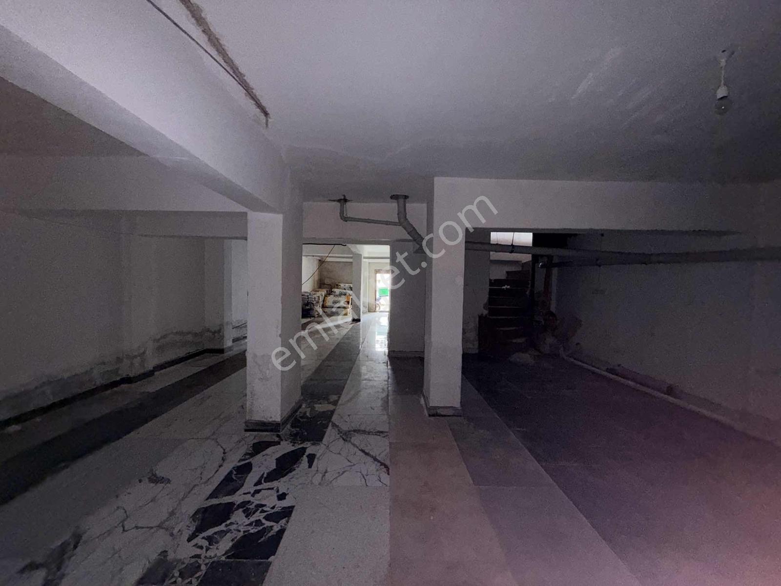 Atakent'te Merkezi Konumda 160 M2 Kiralık Depolu Dükkan - Görsel 6