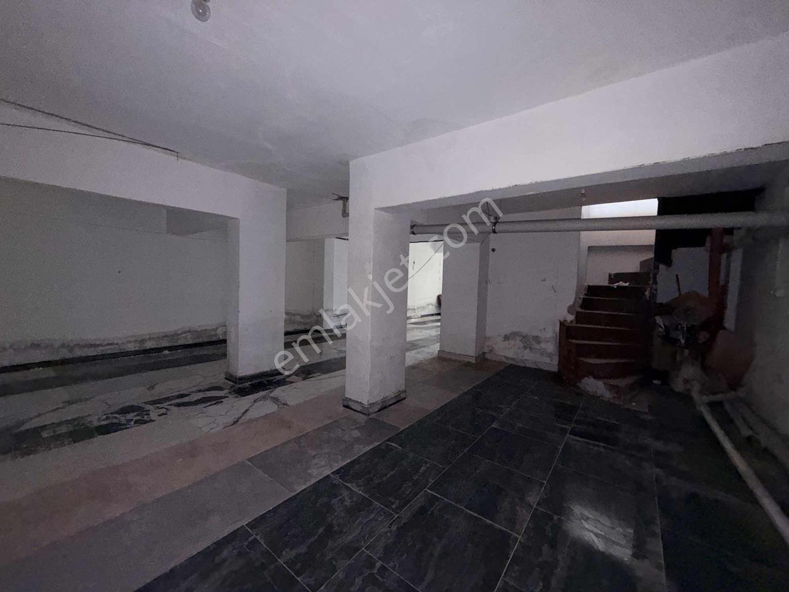 Atakent'te Merkezi Konumda 160 M2 Kiralık Depolu Dükkan - Görsel 19