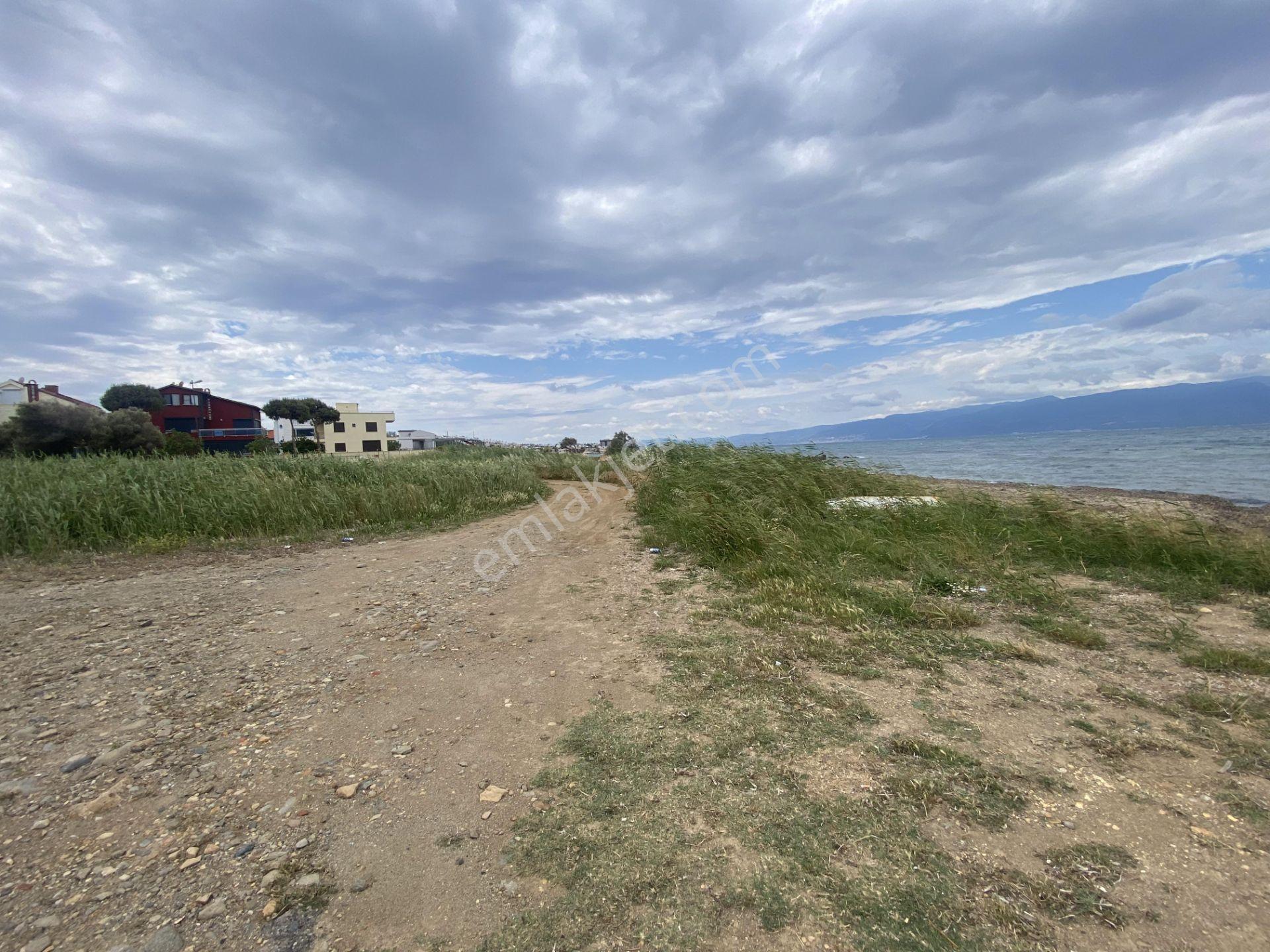 Burhaniye De Satılık 2,281 Metre Kare Villa İmarlı Arsa. - Görsel 4