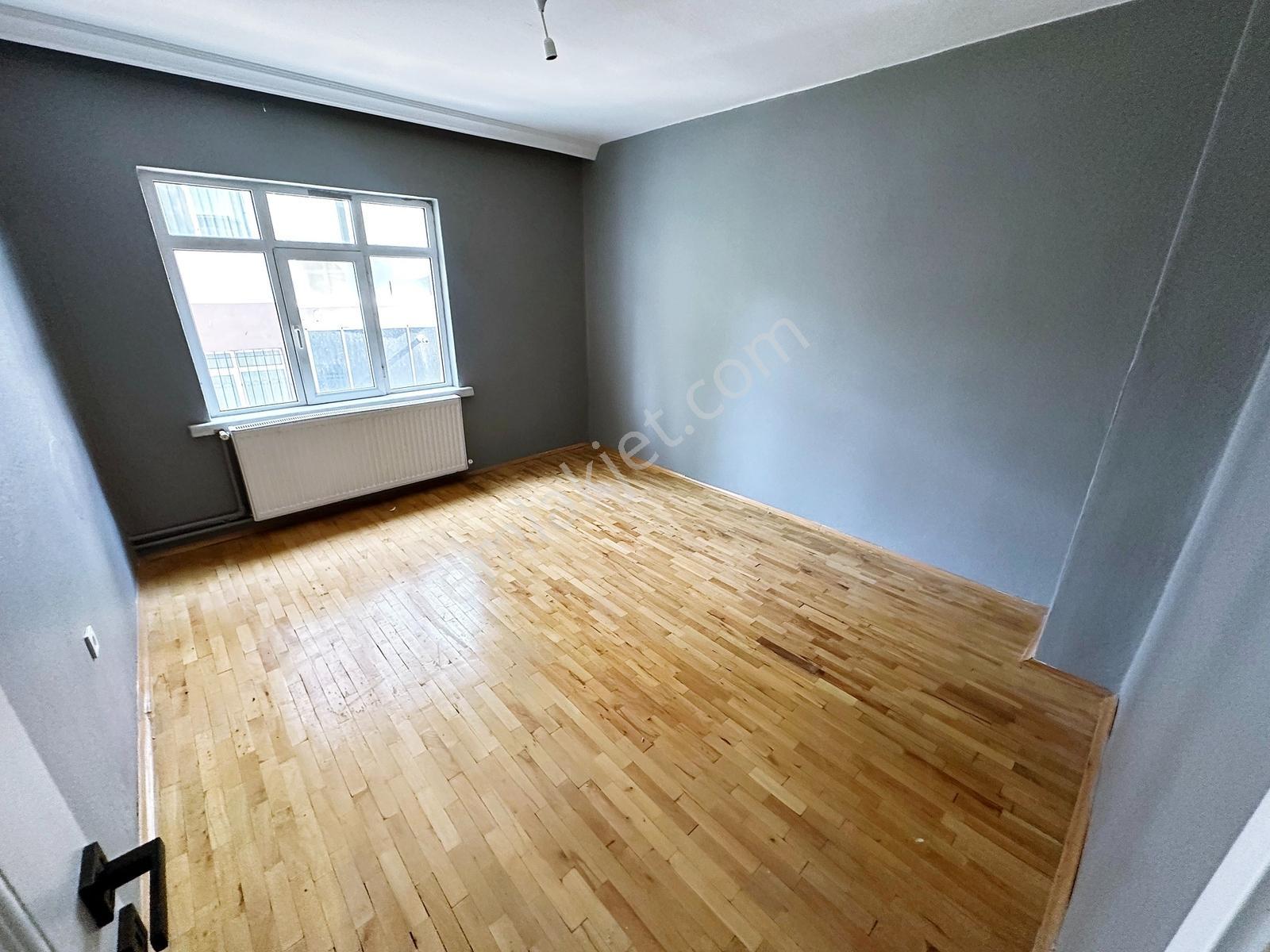 Agen'den Mehterler Sokakta 2.kat Konumunda Güney Cephe 3+1 - Görsel 26
