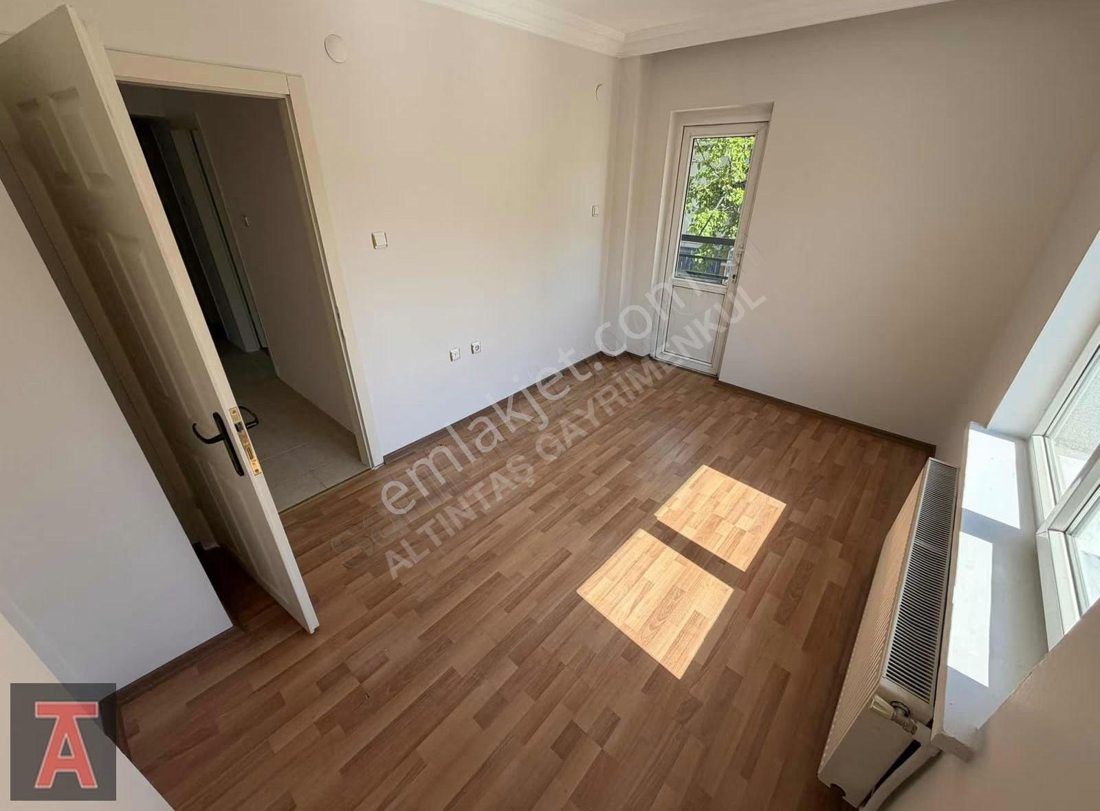 Etimesgut Merkez'de Cadde Üzeri Ara Kat 2+1 - Görsel 4