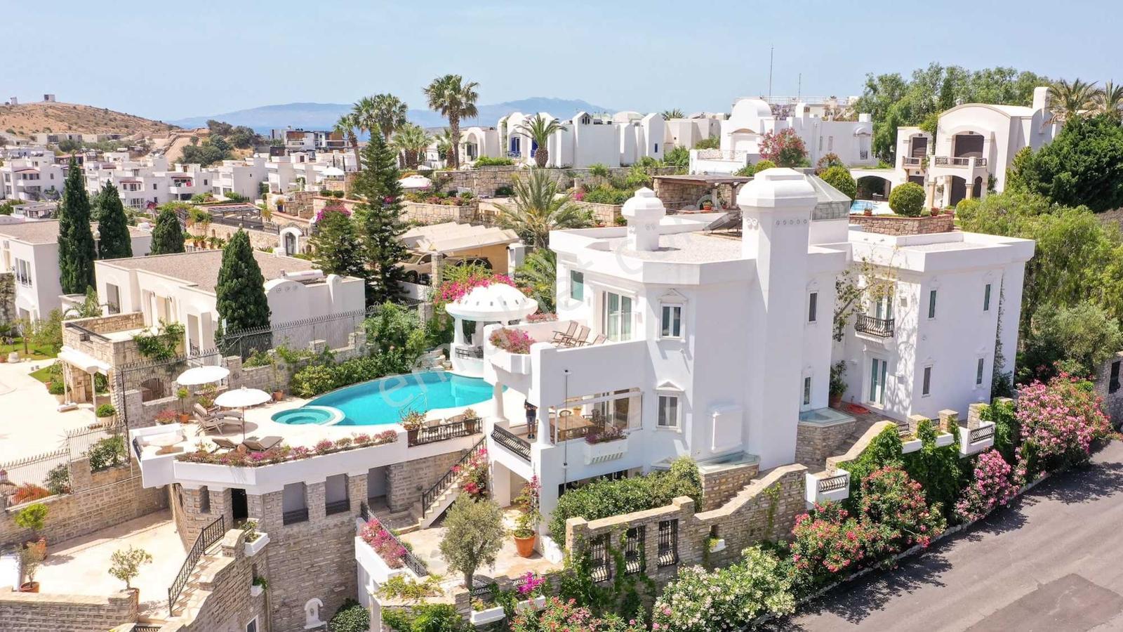 Bodrum Bardakçıda Kale Manzaralı Ultra Lüks 6+2 Vılla - Görsel 17