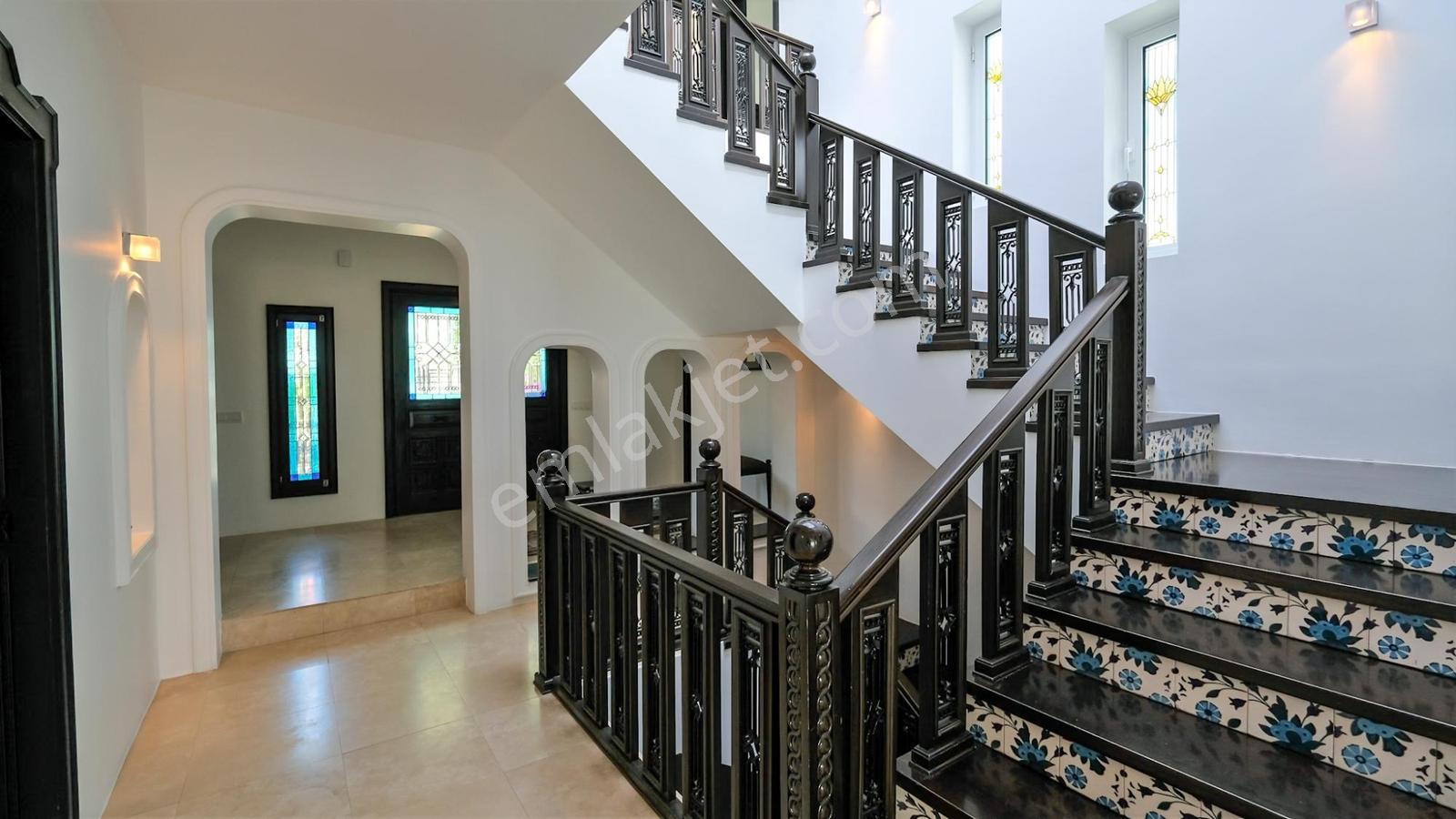 Bodrum Bardakçıda Kale Manzaralı Ultra Lüks 6+2 Vılla - Görsel 12