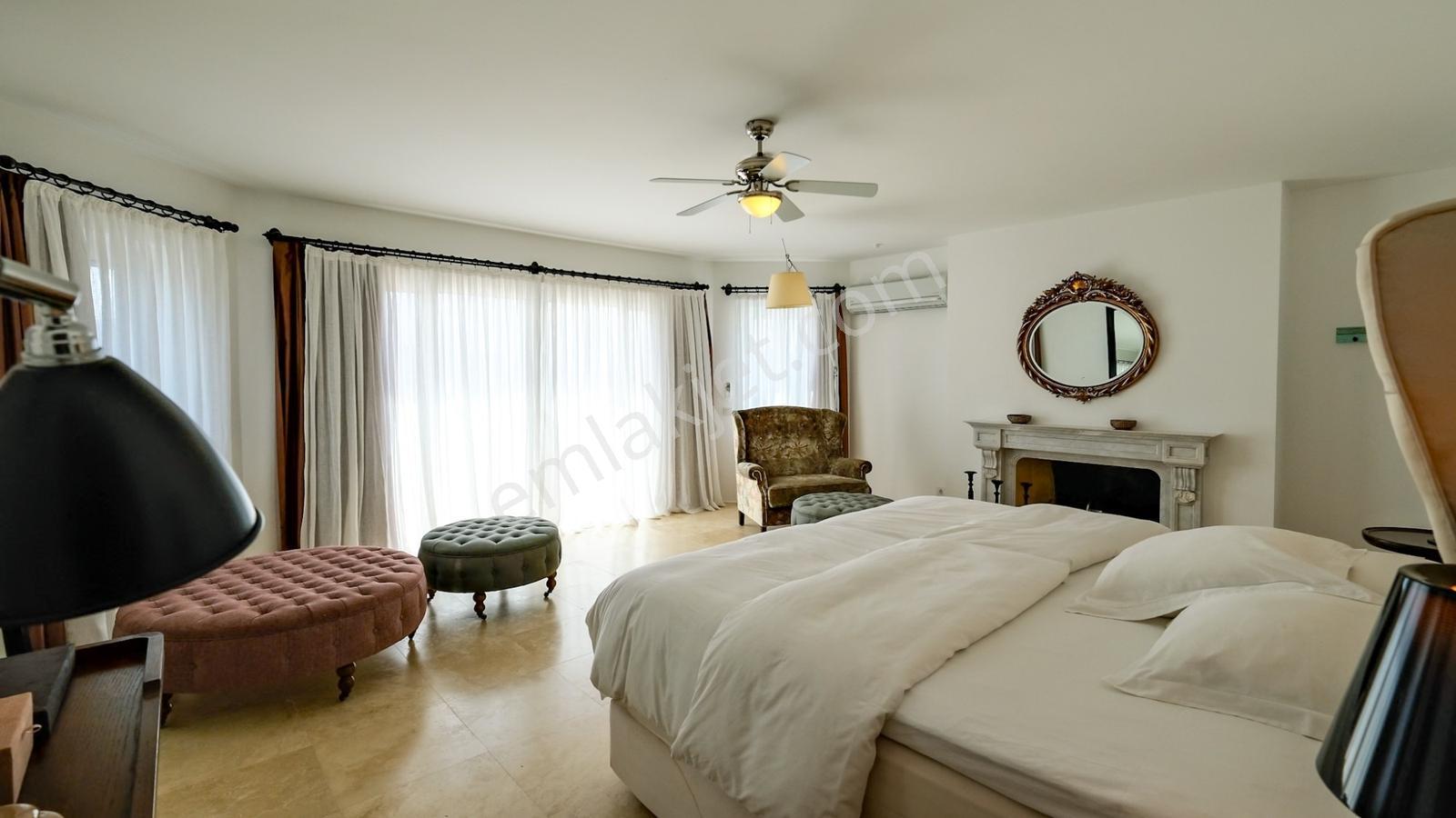 Bodrum Bardakçıda Kale Manzaralı Ultra Lüks 6+2 Vılla - Görsel 2