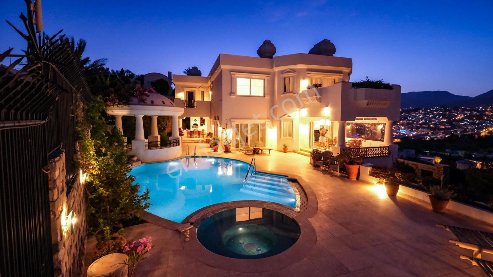 Bodrum Bardakçıda Kale Manzaralı Ultra Lüks 6+2 Vılla - Görsel 8