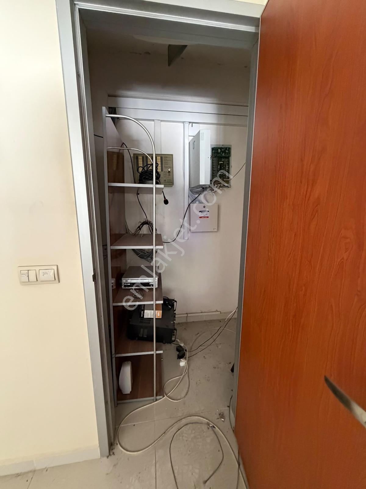 Beylikdüzü Gürpınar Mah 500m2 20 Odalı Kiralık İş Yeri - Görsel 20