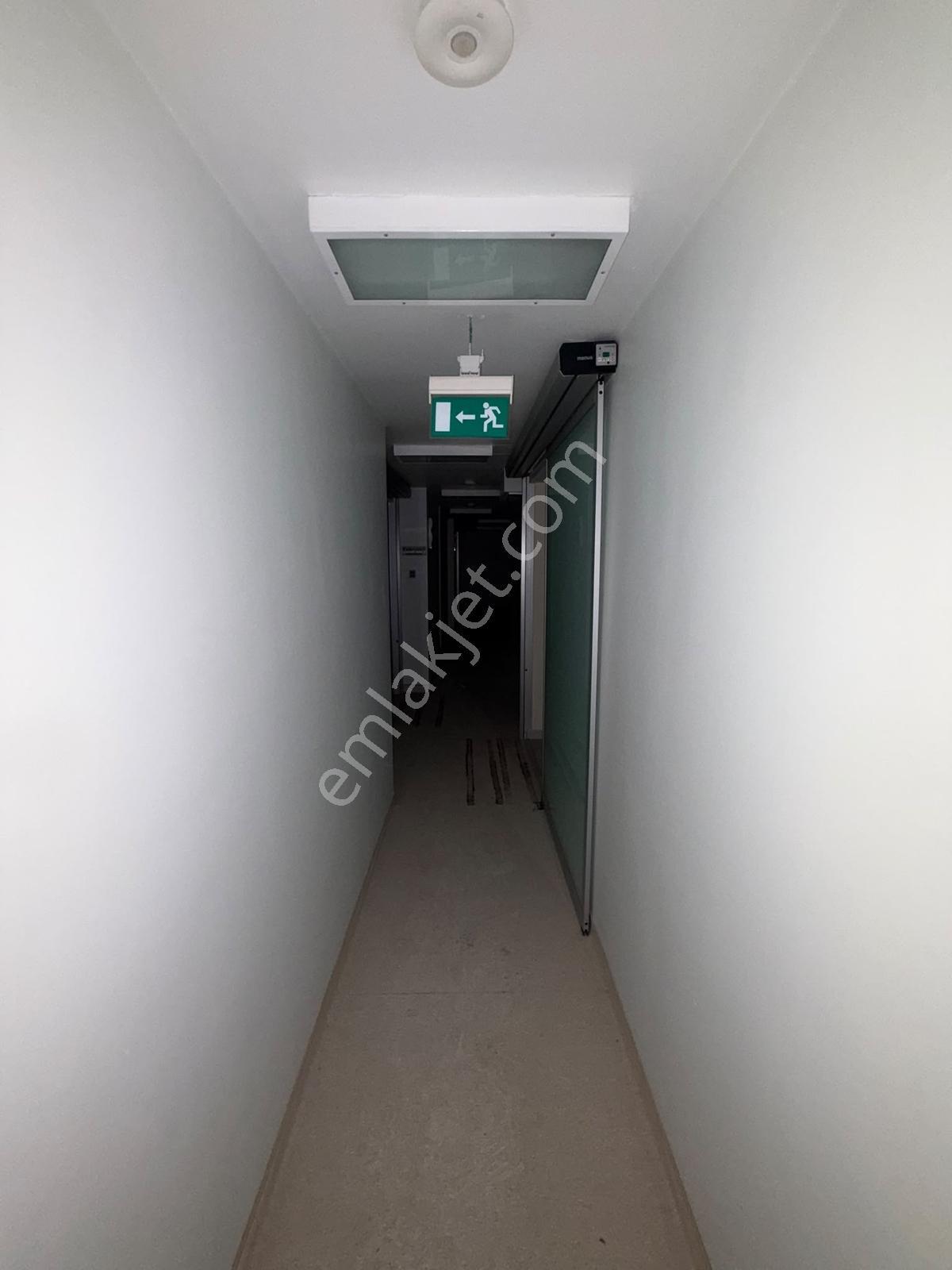 Beylikdüzü Gürpınar Mah 500m2 20 Odalı Kiralık İş Yeri - Görsel 28