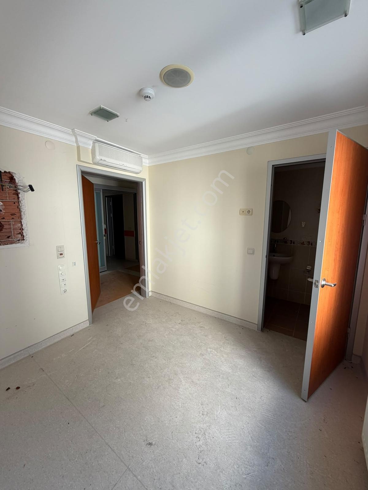 Beylikdüzü Gürpınar Mah 500m2 20 Odalı Kiralık İş Yeri - Görsel 24