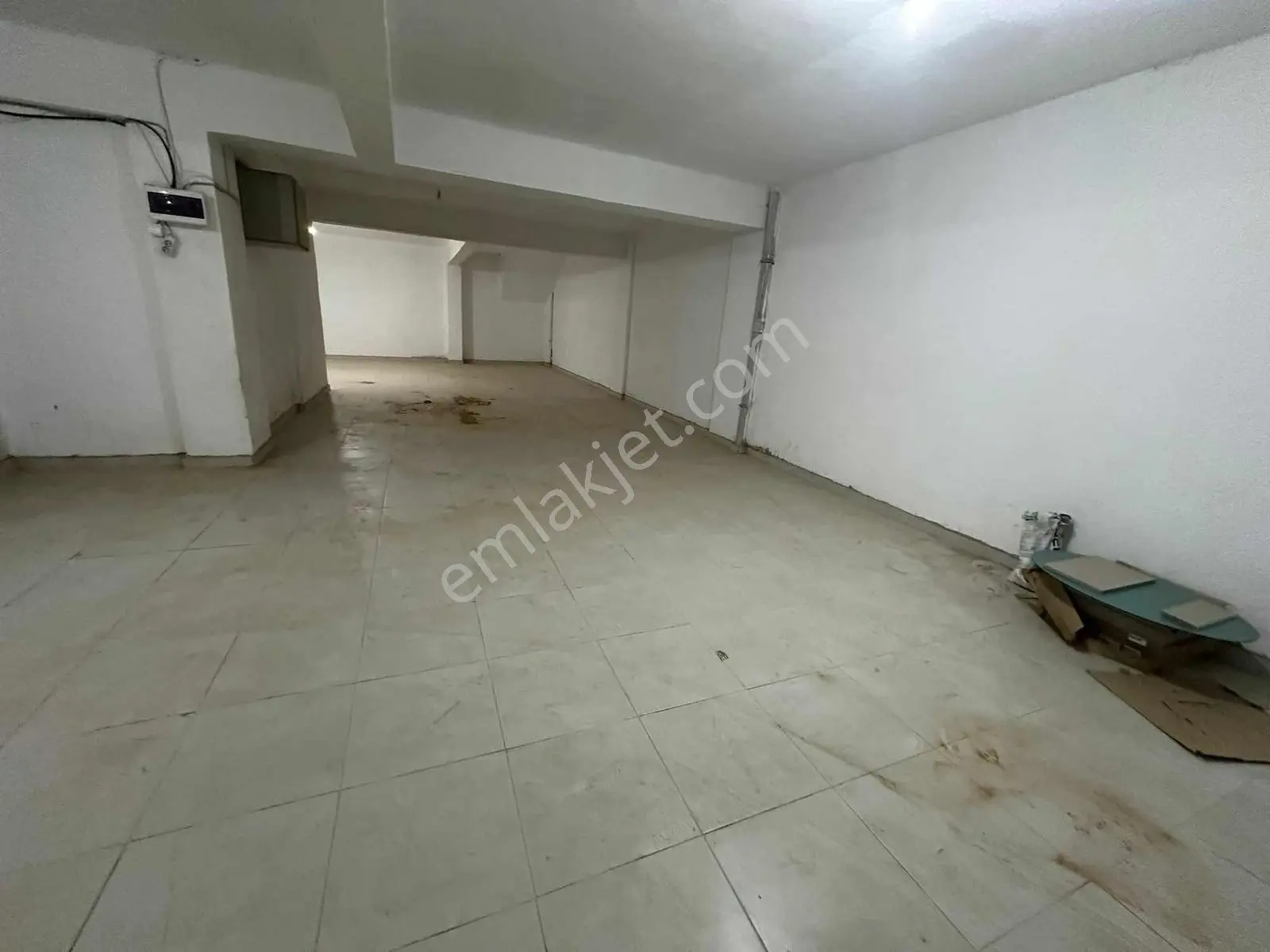270m2 Kiralık Dükkan Araç Giriş Çıkışına Uygun - Görsel 4