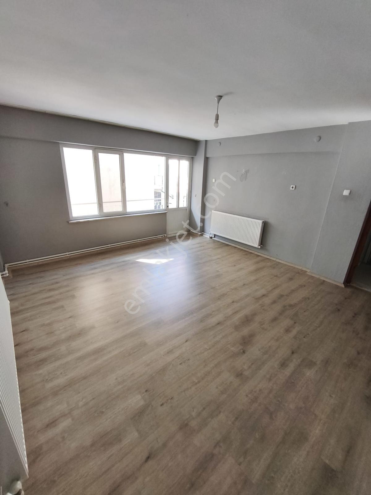 Remax Pın'den Zeybek Mh'de Genış Salonlu 3+1 Doğalgazlı Kiralık - Görsel 2