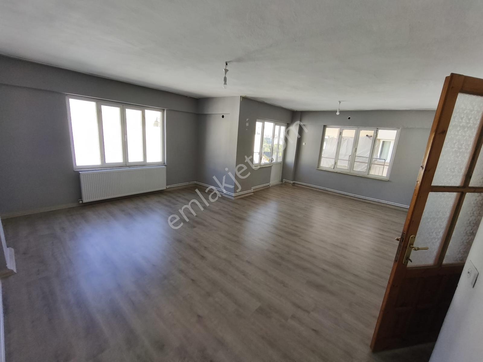 Remax Pın'den Zeybek Mh'de Genış Salonlu 3+1 Doğalgazlı Kiralık - Görsel 6