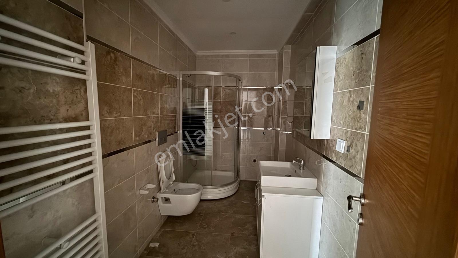İstasyon Mah.de Geniş Balkonlu Ebeveyn Banyolu 3+1 Kiralık Daire - Görsel 12