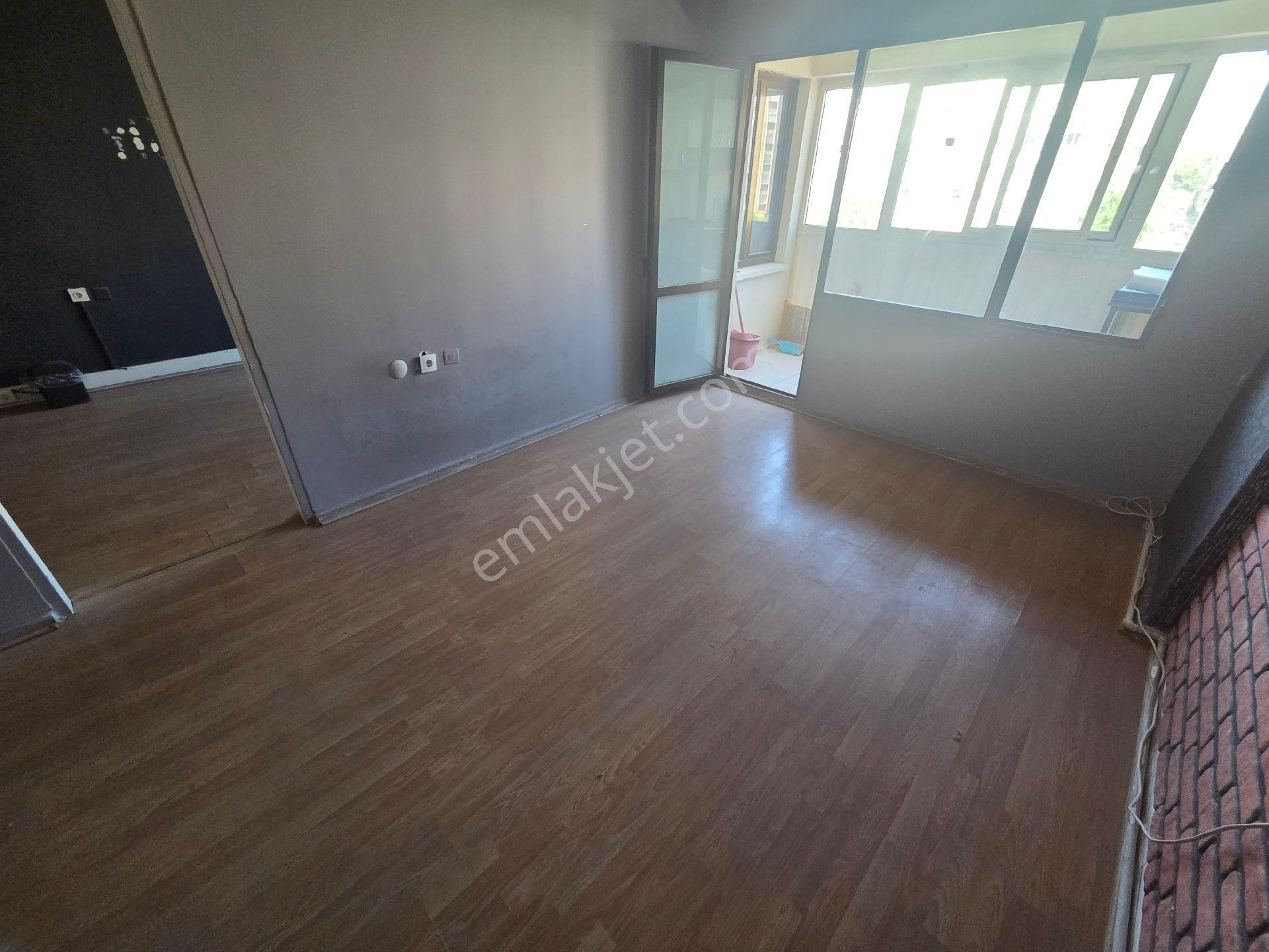 Bornova Metro Yakını Merkezde 1+1 Kiralık Ofis - Görsel 8