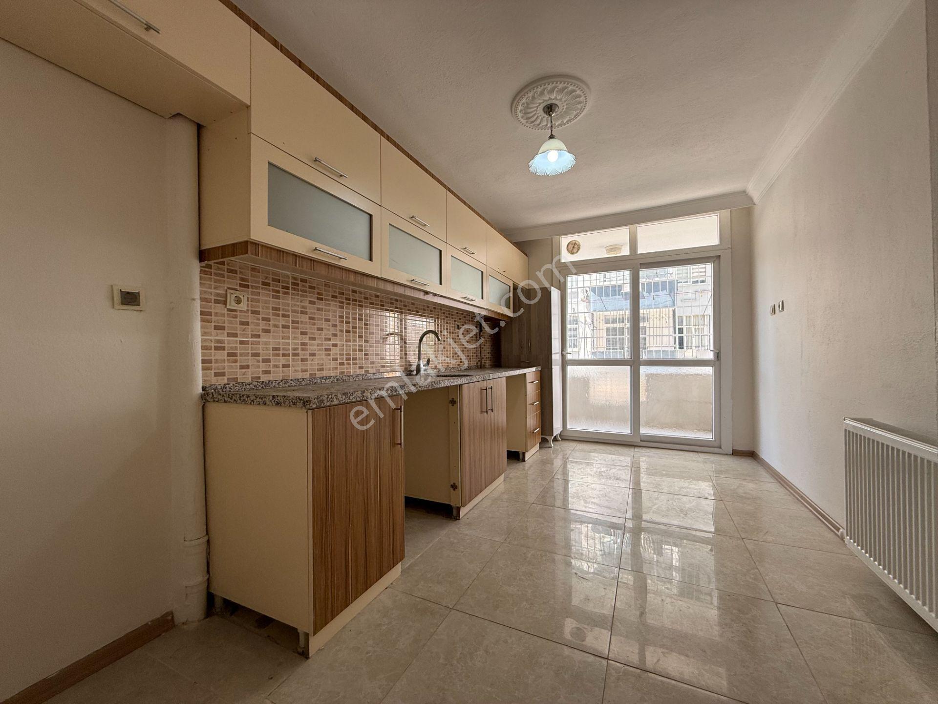 Yeşilyurt Mah. Barajyolu Yakını 3+1 180 M2 Doğalgazlı Hasarsız Satılık Daire - Görsel 6