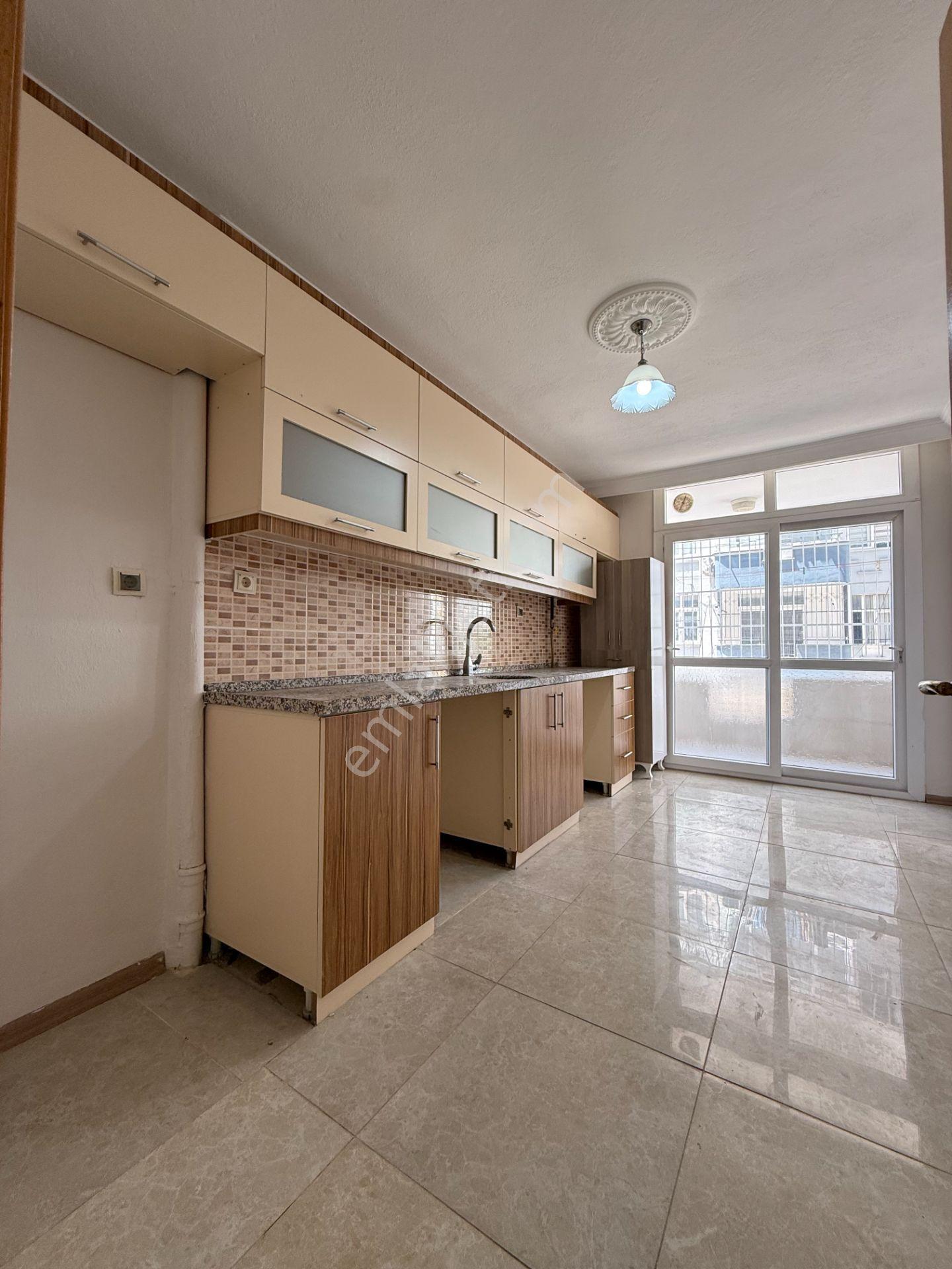 Yeşilyurt Mah. Barajyolu Yakını 3+1 180 M2 Doğalgazlı Hasarsız Satılık Daire - Görsel 5