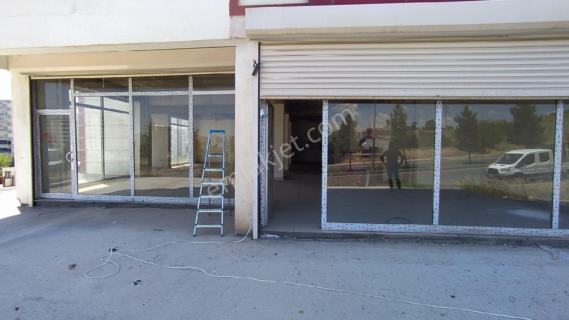 Barış Mahlesinde Satılık Köşe Başı Dükkan - Görsel 3