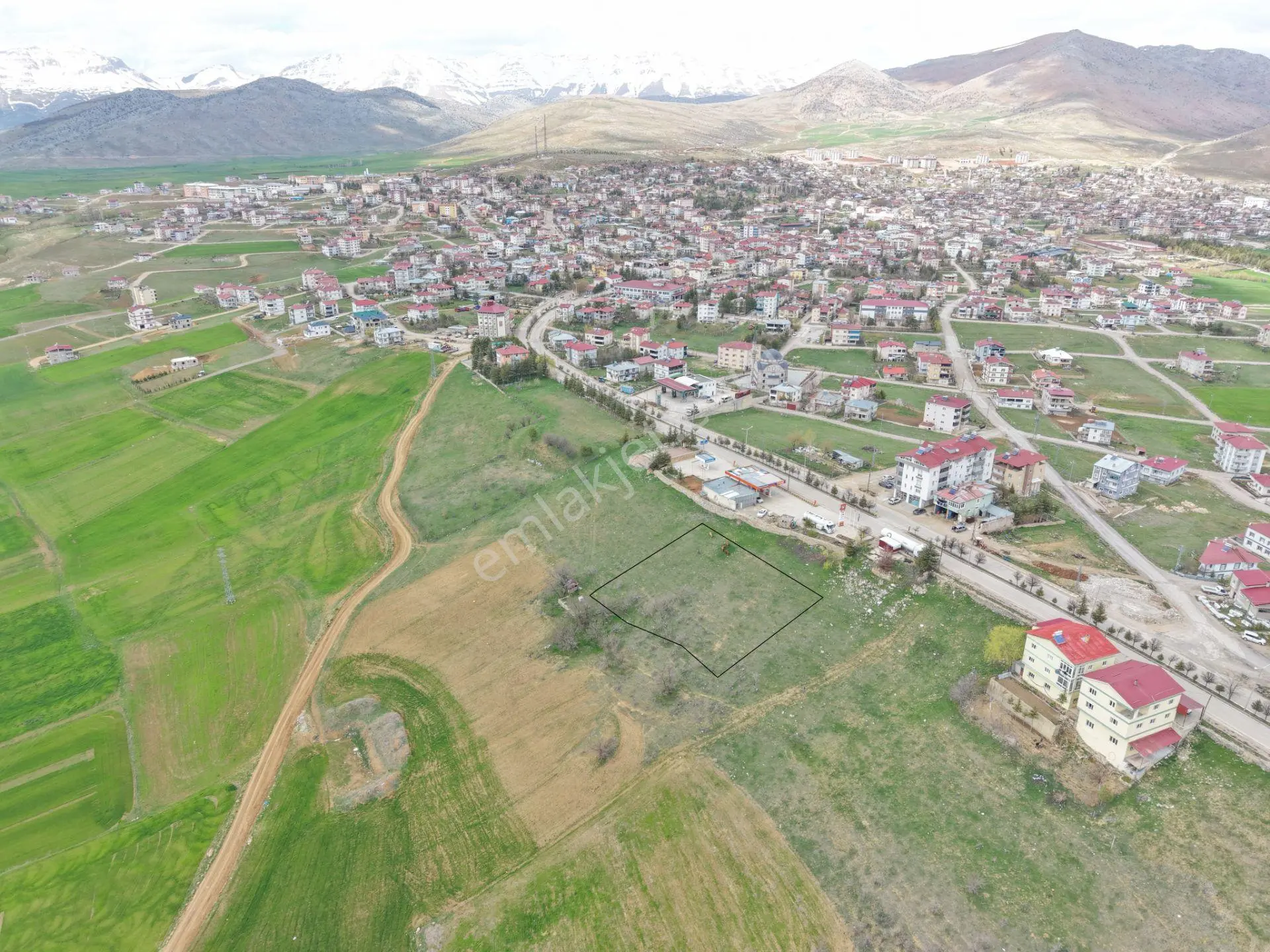 Tufanbeyli Cumhuriyet Mahallesinde Çok Cazip Arsa - Görsel 4