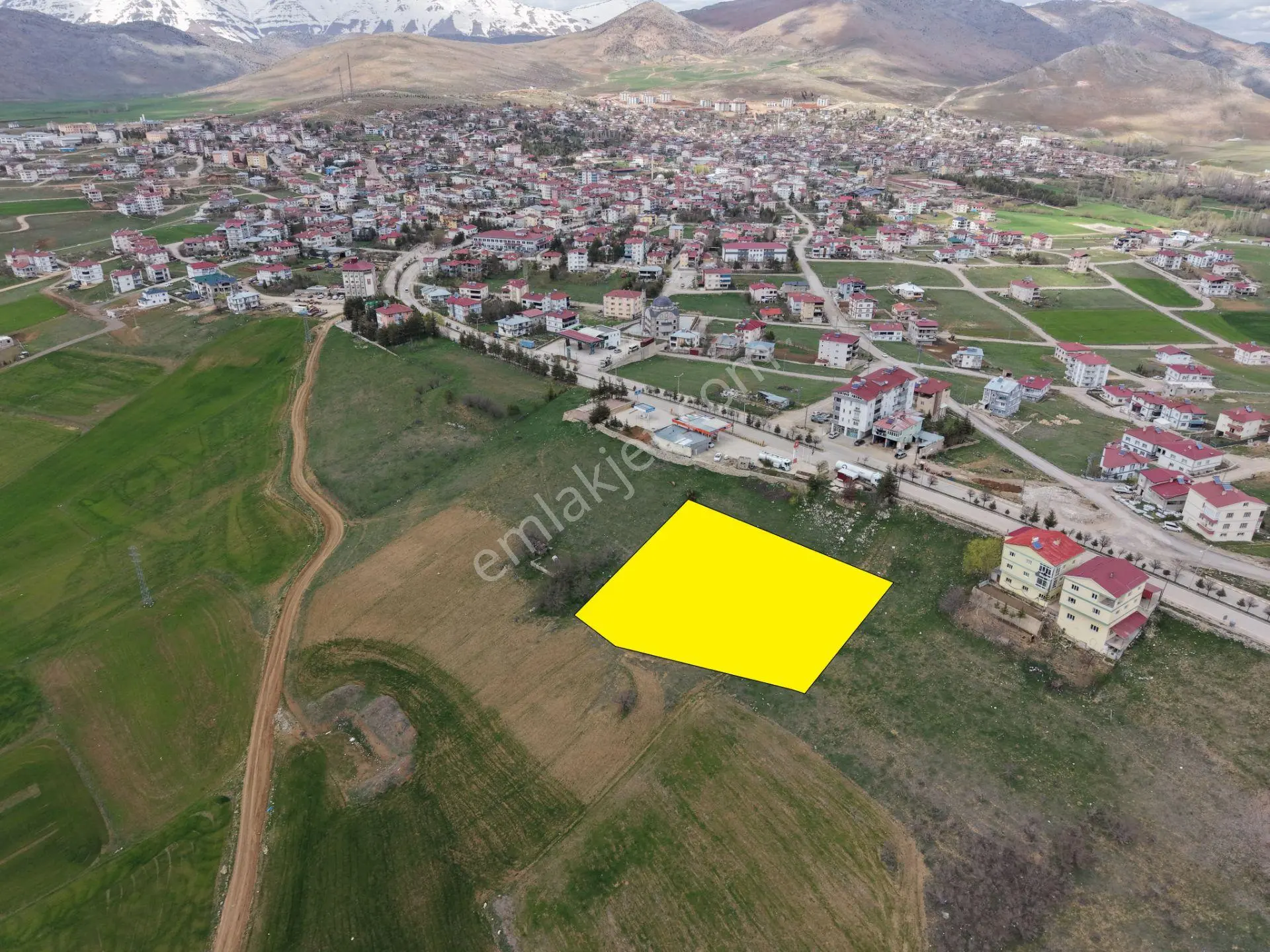 Tufanbeyli Cumhuriyet Mahallesinde Çok Cazip Arsa - Görsel 3