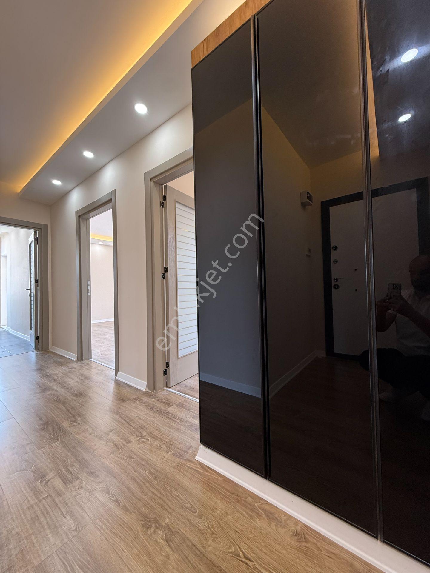 Toros Mah. Mavi Bulvarda. 3+1 150 M2 Full Yapılı Masrafsız Satılık Daire - Görsel 10
