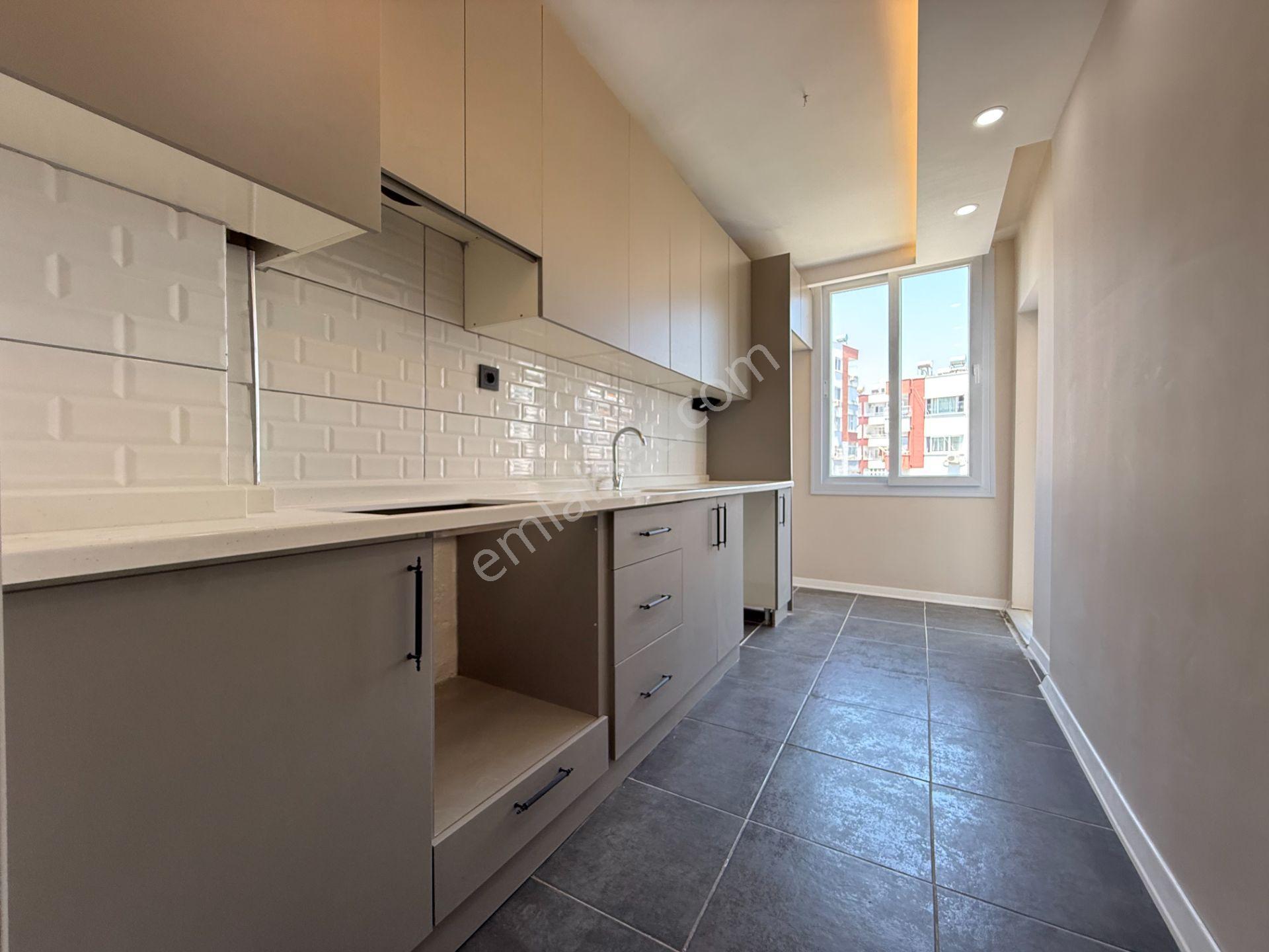 Toros Mah. Mavi Bulvarda. 3+1 150 M2 Full Yapılı Masrafsız Satılık Daire - Görsel 2