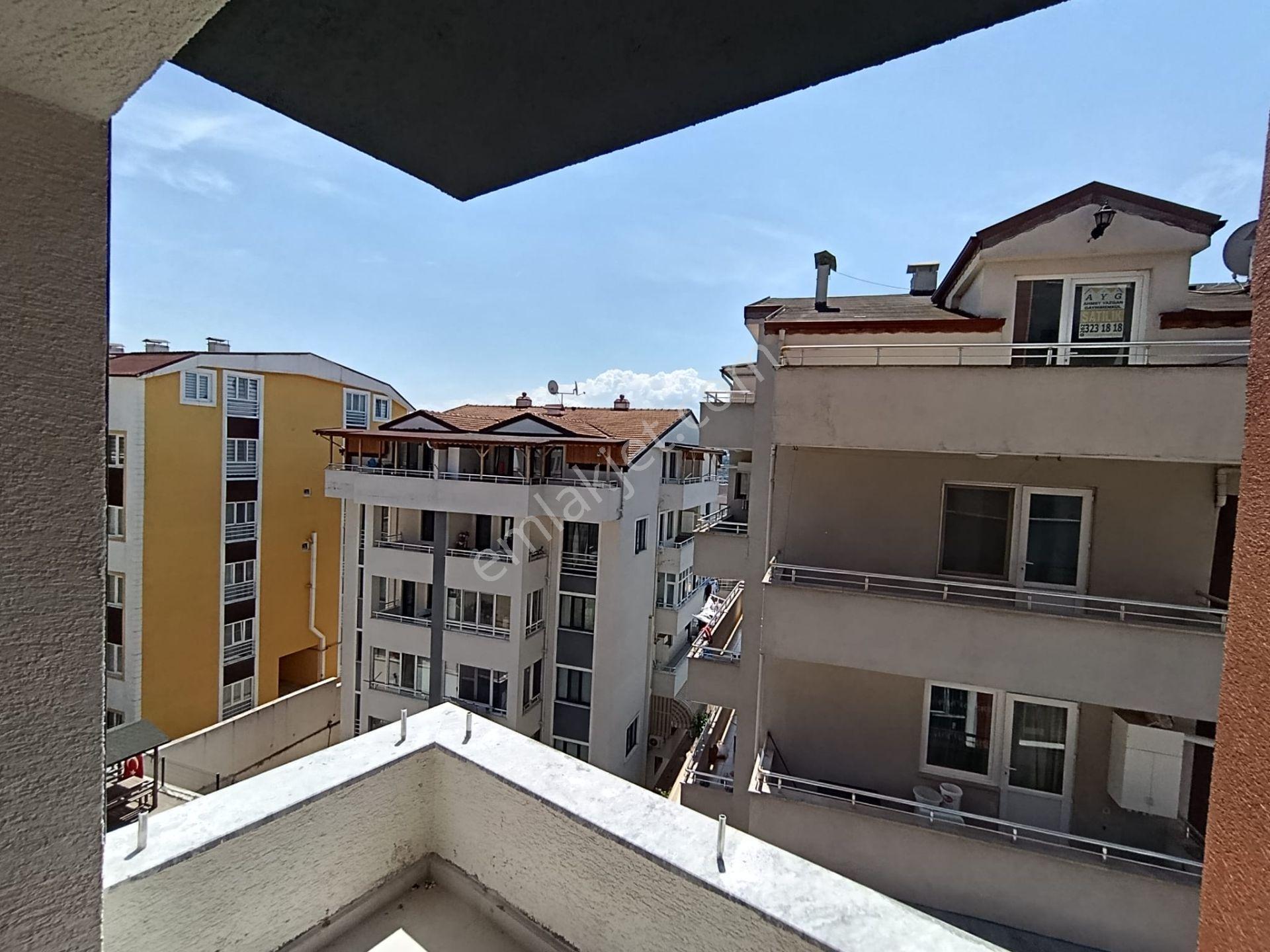İzmit Gündoğdu Mah. Boğazova Cad.2+1 Sıfır Arakat Daire - Görsel 13