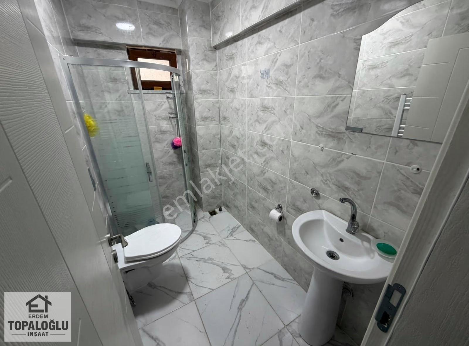 Karasu Merkezde Havuzlu Sitede Kiralık Boş 1+1 Daire - Görsel 17