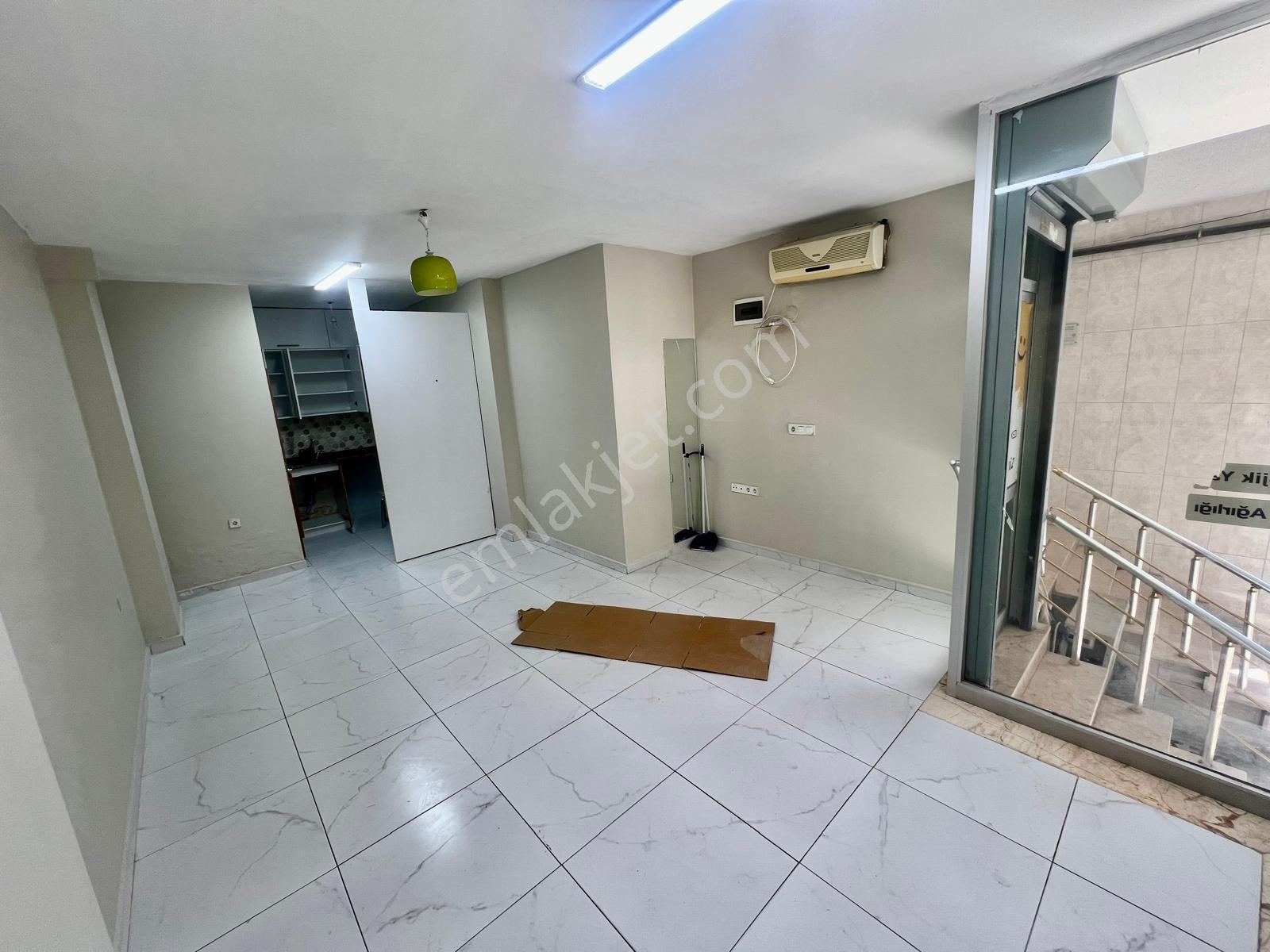 Seba'dan Sefaköy Merkez'de Mutfaklı Wc'li Kiralık Dükkan 25m2 - Görsel 8