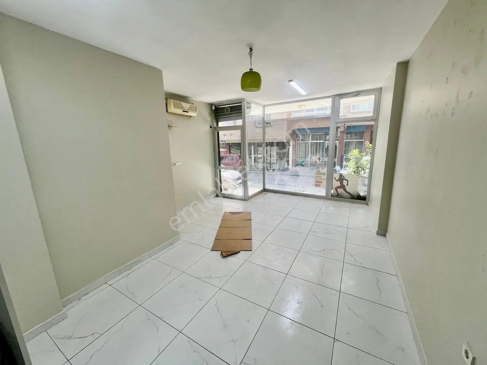 Seba'dan Sefaköy Merkez'de Mutfaklı Wc'li Kiralık Dükkan 25m2