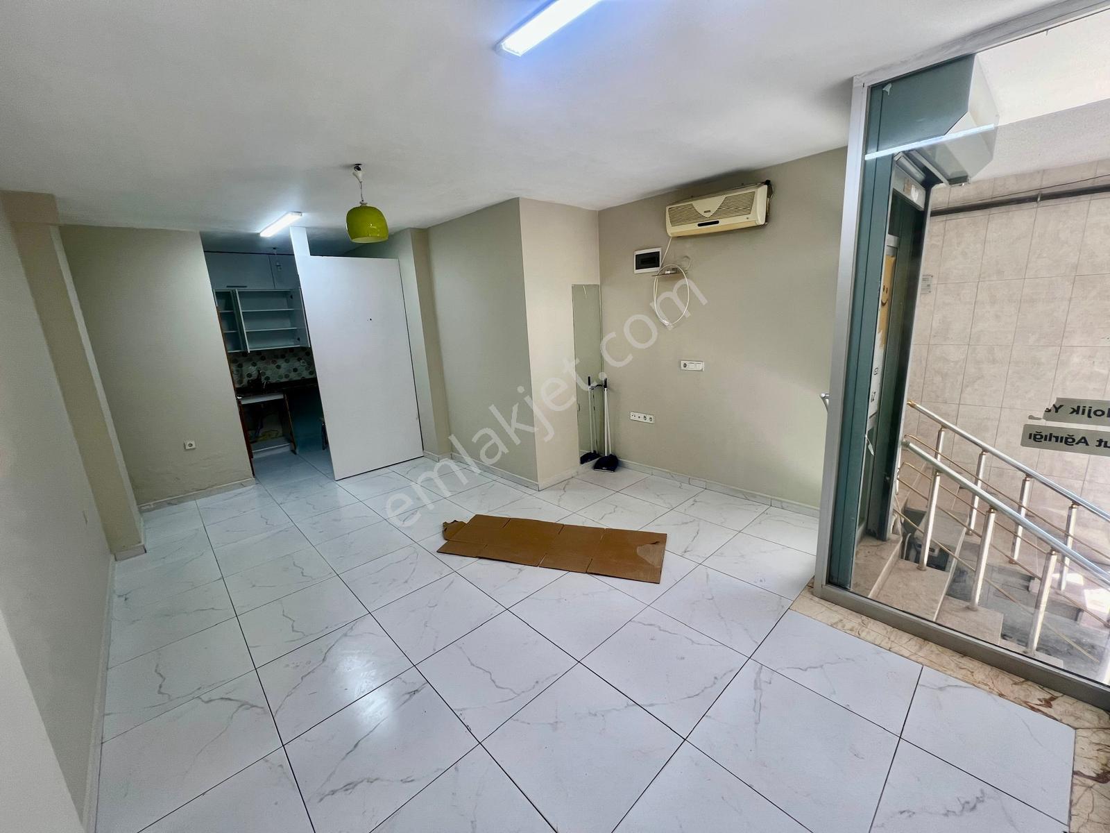 Seba'dan Sefaköy Merkez'de Mutfaklı Wc'li Kiralık Dükkan 25m2 - Görsel 16