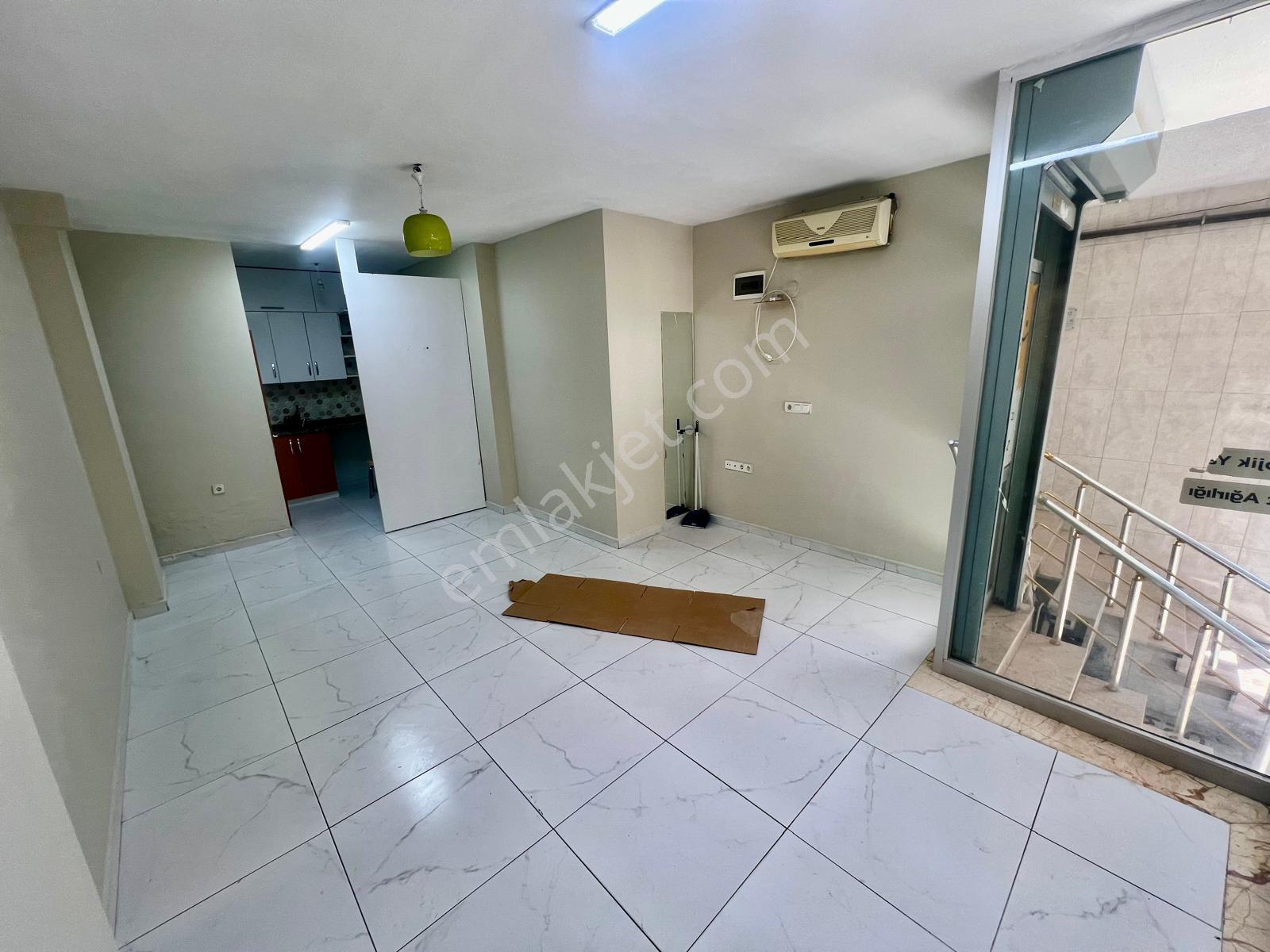 Seba'dan Sefaköy Merkez'de Mutfaklı Wc'li Kiralık Dükkan 25m2 - Görsel 15