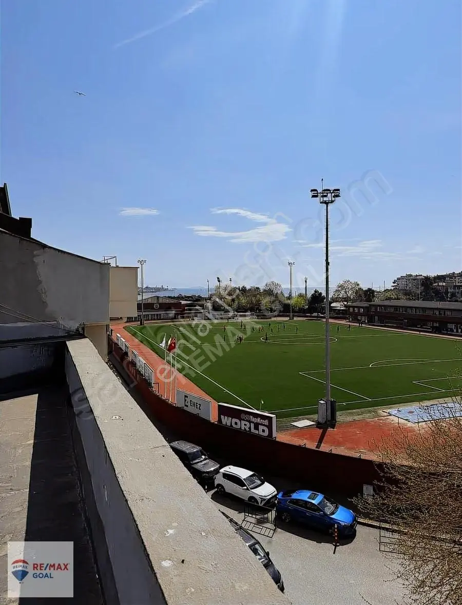 Fenerbahçe Tesislerinin Karşısında Full Eşyalı Ve Teraslı Daire - Görsel 2