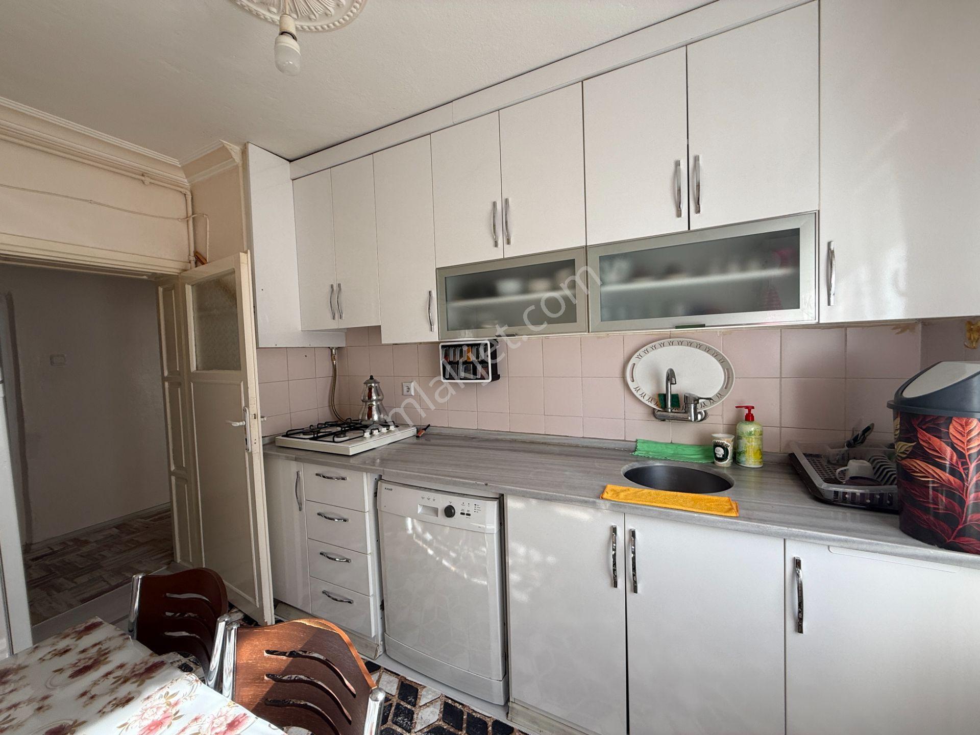 Mimar Sinanda Satılık 2+1 Düz Giriş Bakımlı Daire - Görsel 3