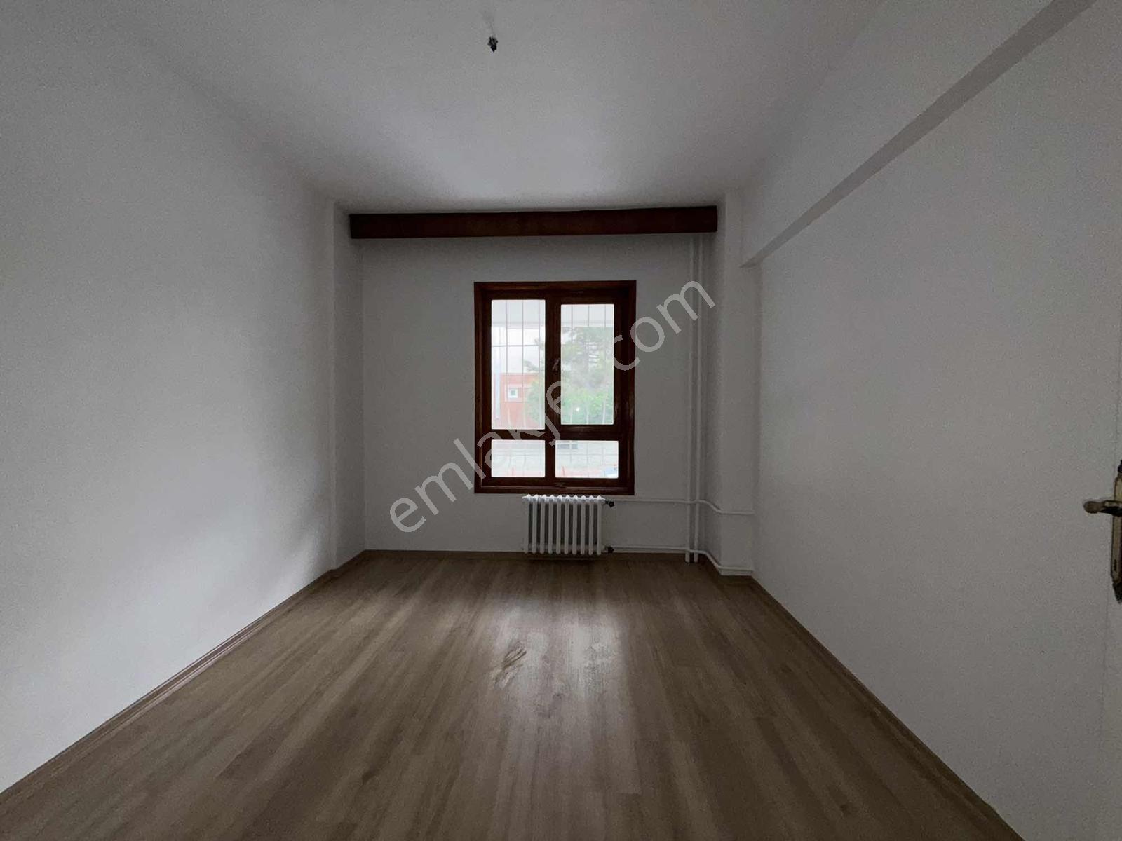 Emakstan / Dikmen Yıldızı Sok./iyi Lokasyonda/3+1 Kiralık - Görsel 9