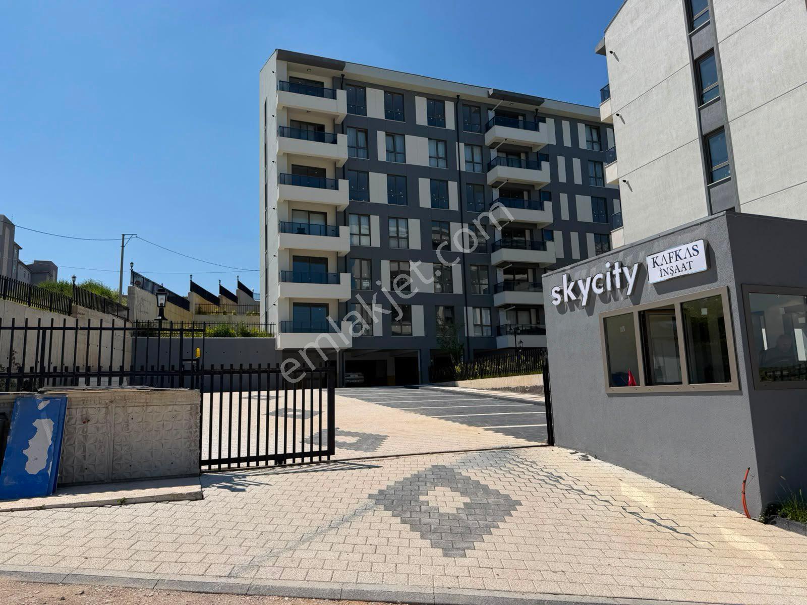 Alanyurt Yunus Emre Mahallesi Skycity Ara Kat Sıfır Daire Araç Takasına Açıktır - Görsel 27