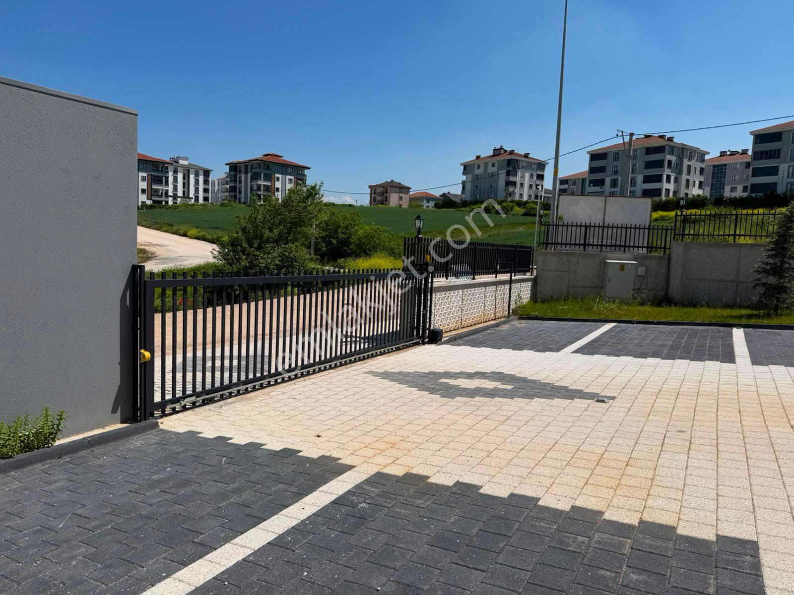 Alanyurt Yunus Emre Mahallesi Skycity Ara Kat Sıfır Daire Araç Takasına Açıktır - Görsel 24
