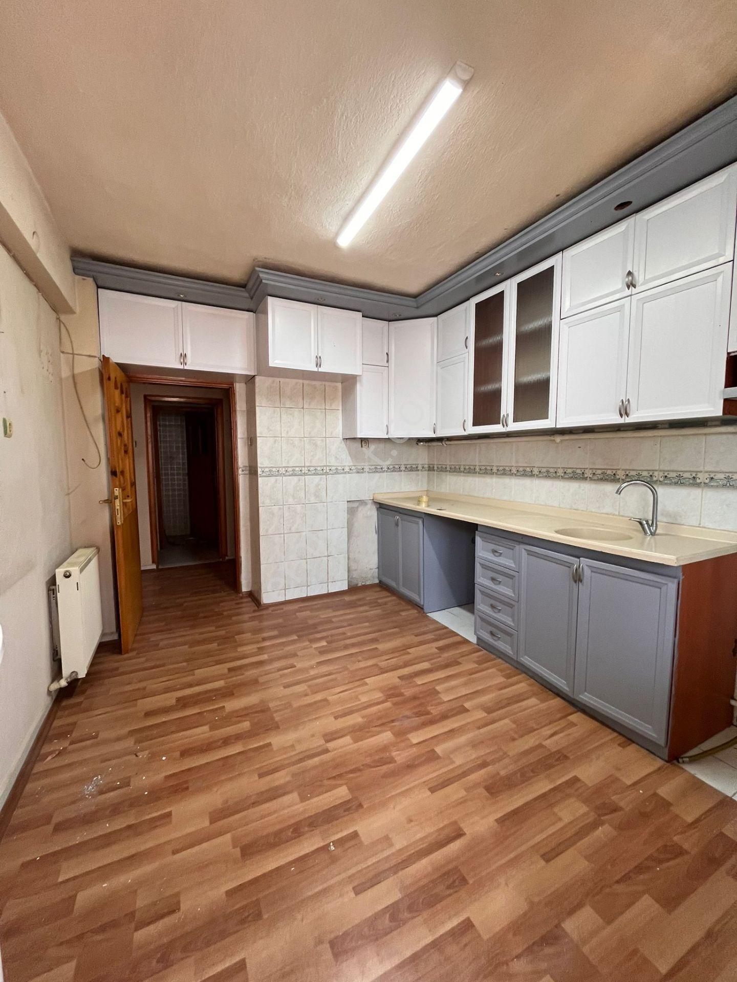 Deniz Yiğit Emlak'tan Cumhuriyet Mahallesinde Kiralık Site İçinde 3+1 Daire - Görsel 5